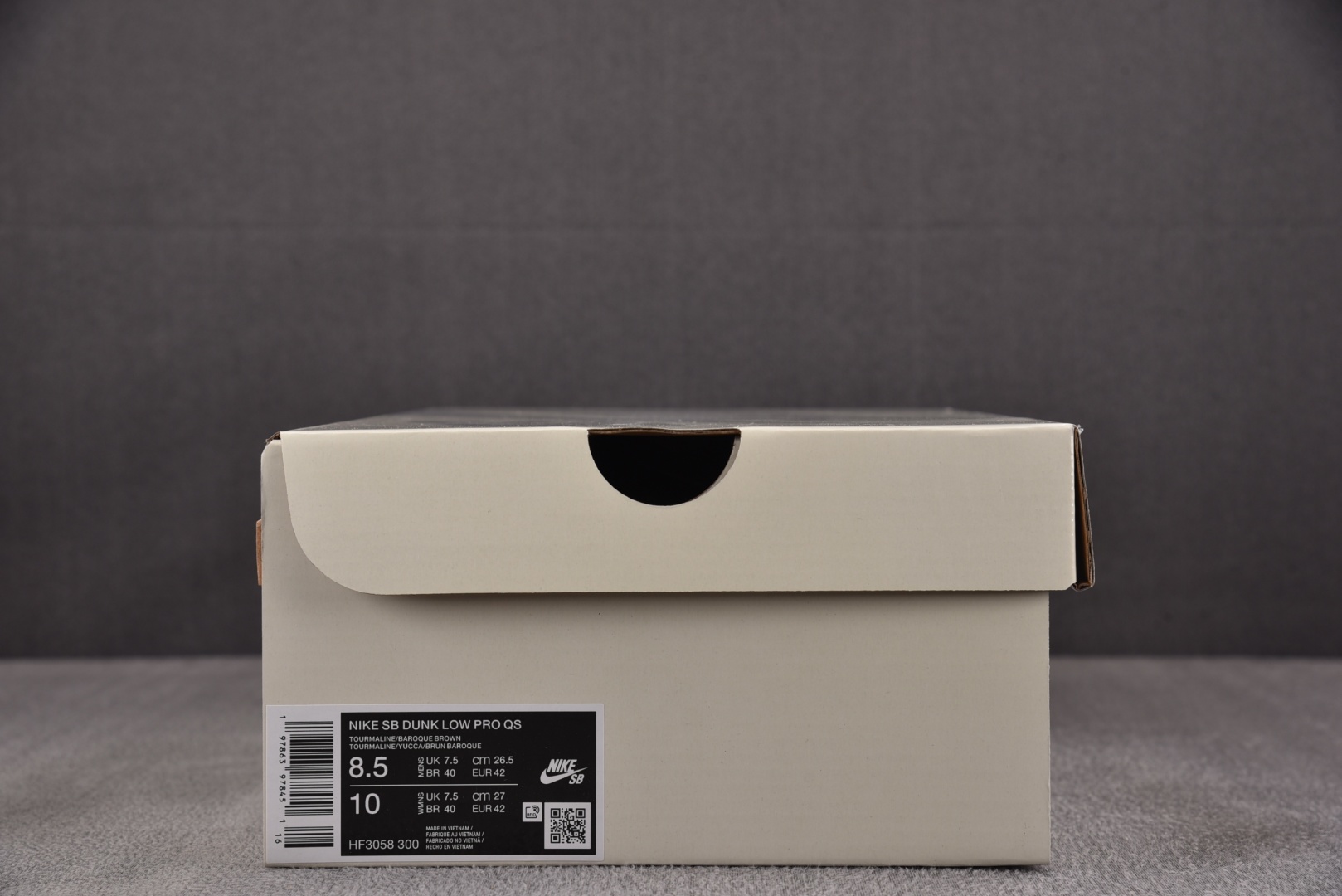 Dunk 尺码40-47.5

纯原版出品-SB Dunk Low Tourmaline 黑人月 低帮休