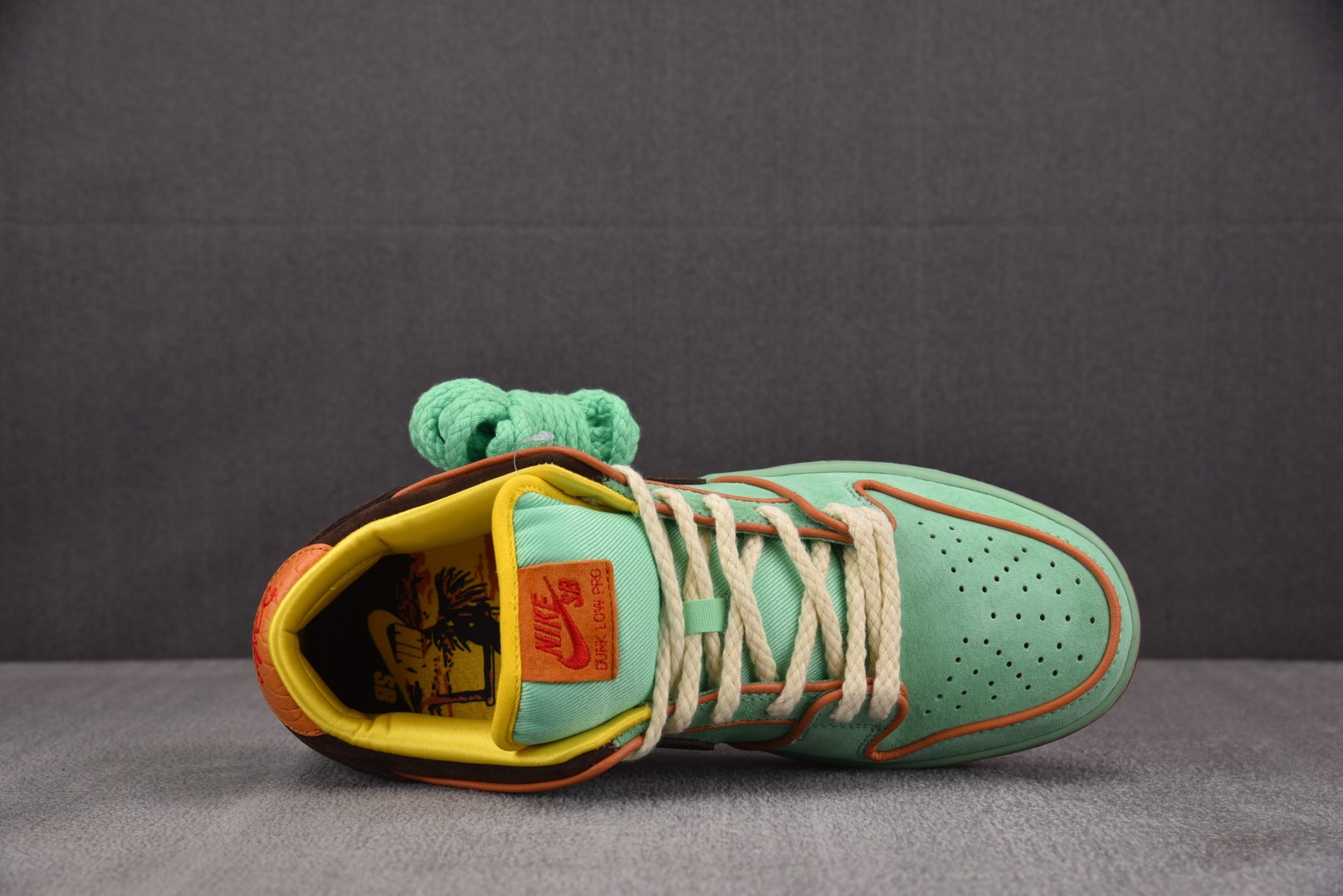 Dunk 尺码40-47.5

纯原版出品-SB Dunk Low Tourmaline 黑人月 低帮休