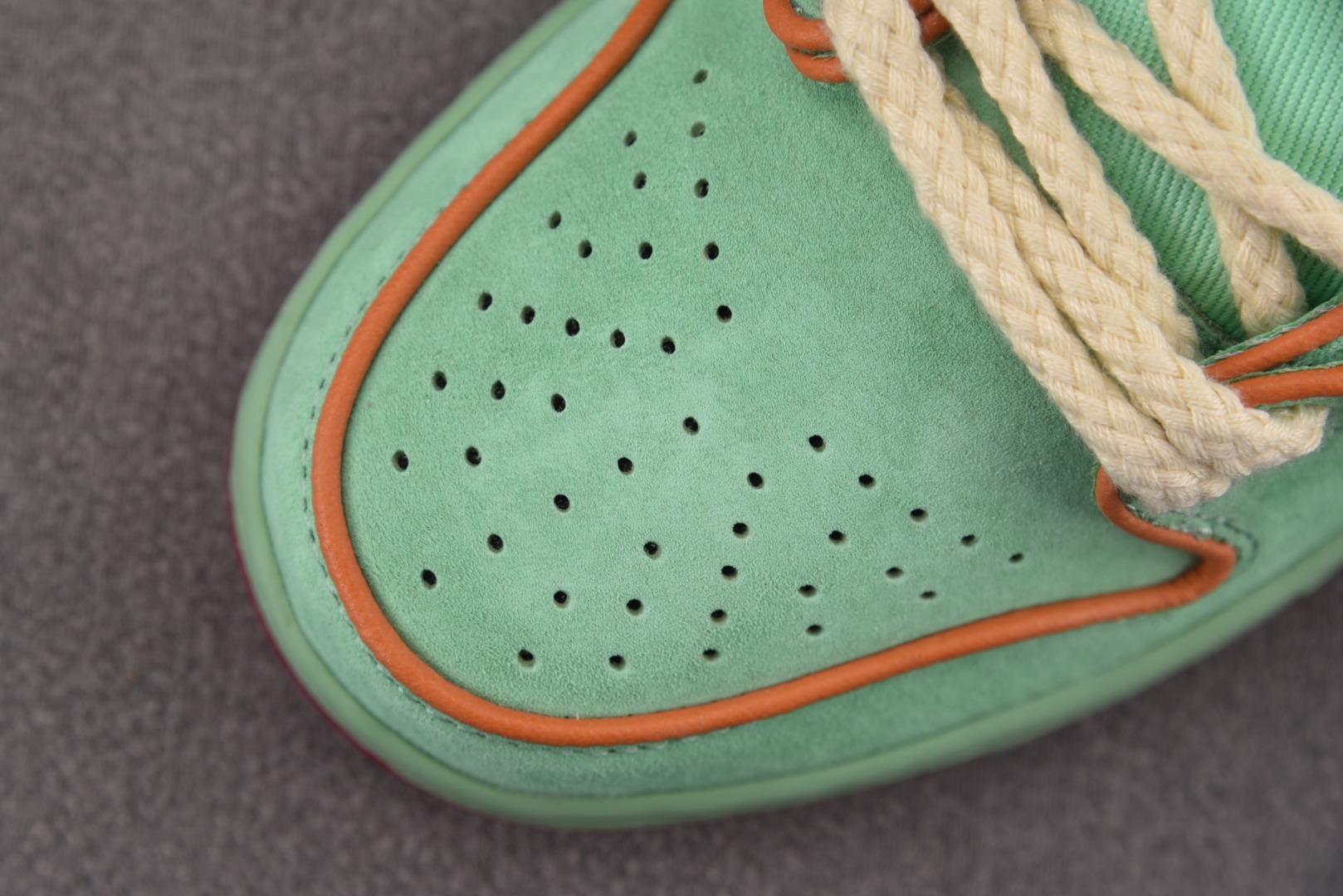 Dunk 尺码40-47.5

纯原版出品-SB Dunk Low Tourmaline 黑人月 低帮休