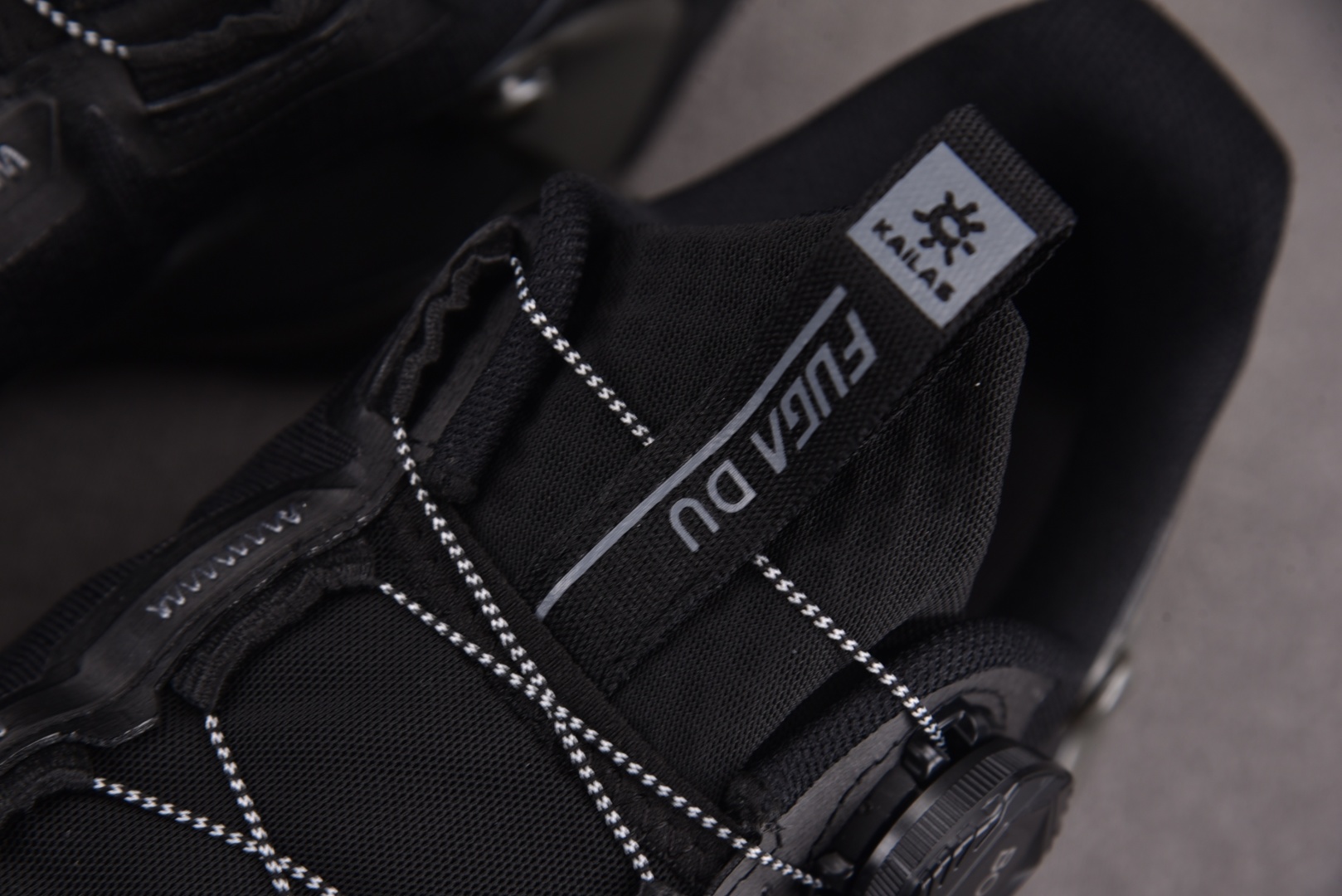 凯乐 尺码36-45

纯原出品-Kailas Fuga Du Boa 凯乐石登山鞋 黑银 YZ007
