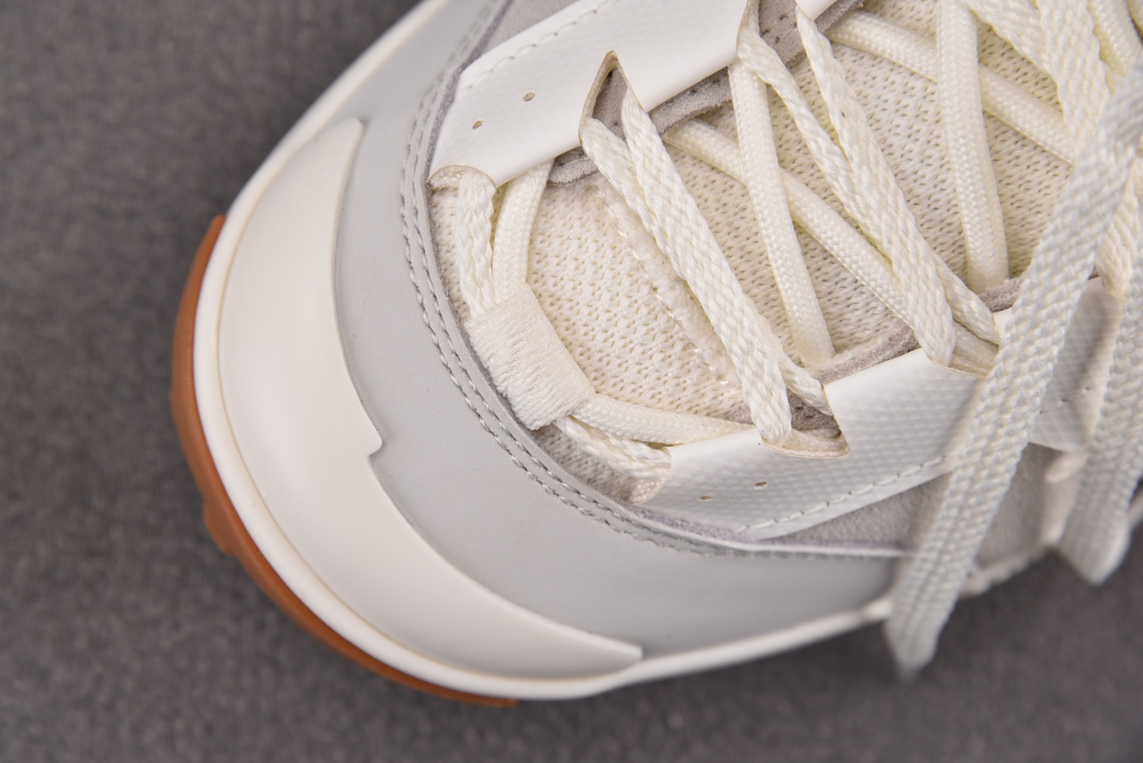 Sacai 尺码36-46

纯原出品-Sacai x NK Zegamadome SP 白色 HQ86