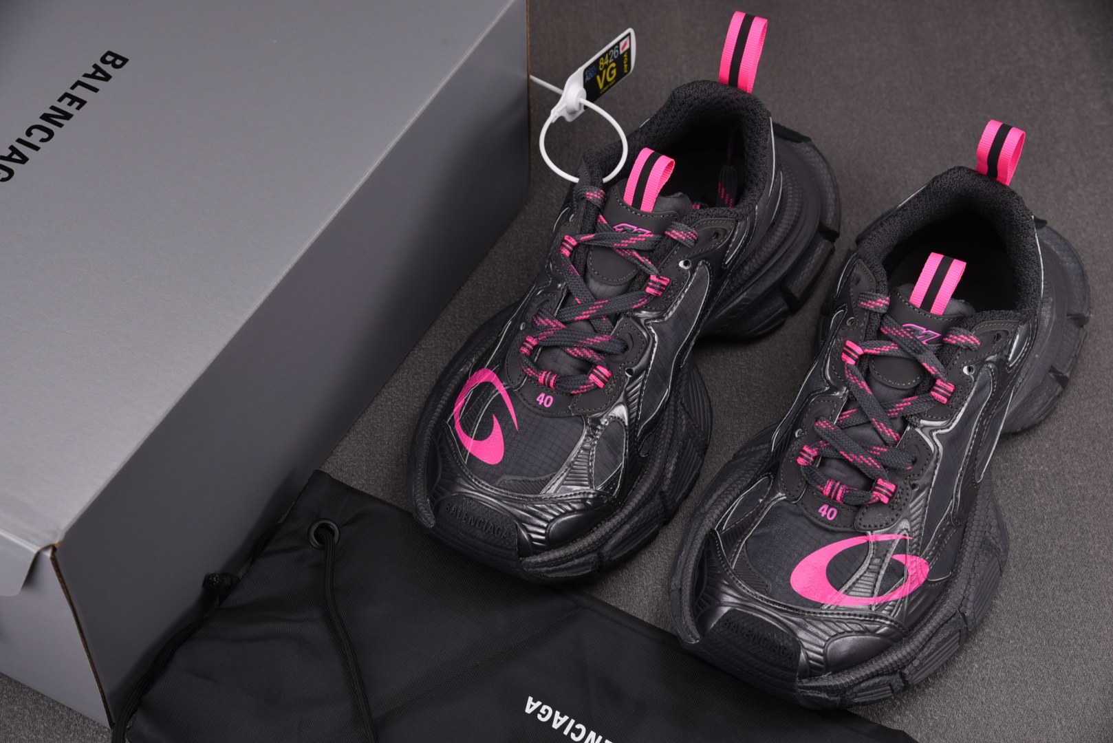 巴黎 尺码35-46

纯原出品-Balenciaga 3XL RIPSTOP 黑灰粉 YZ018-5
