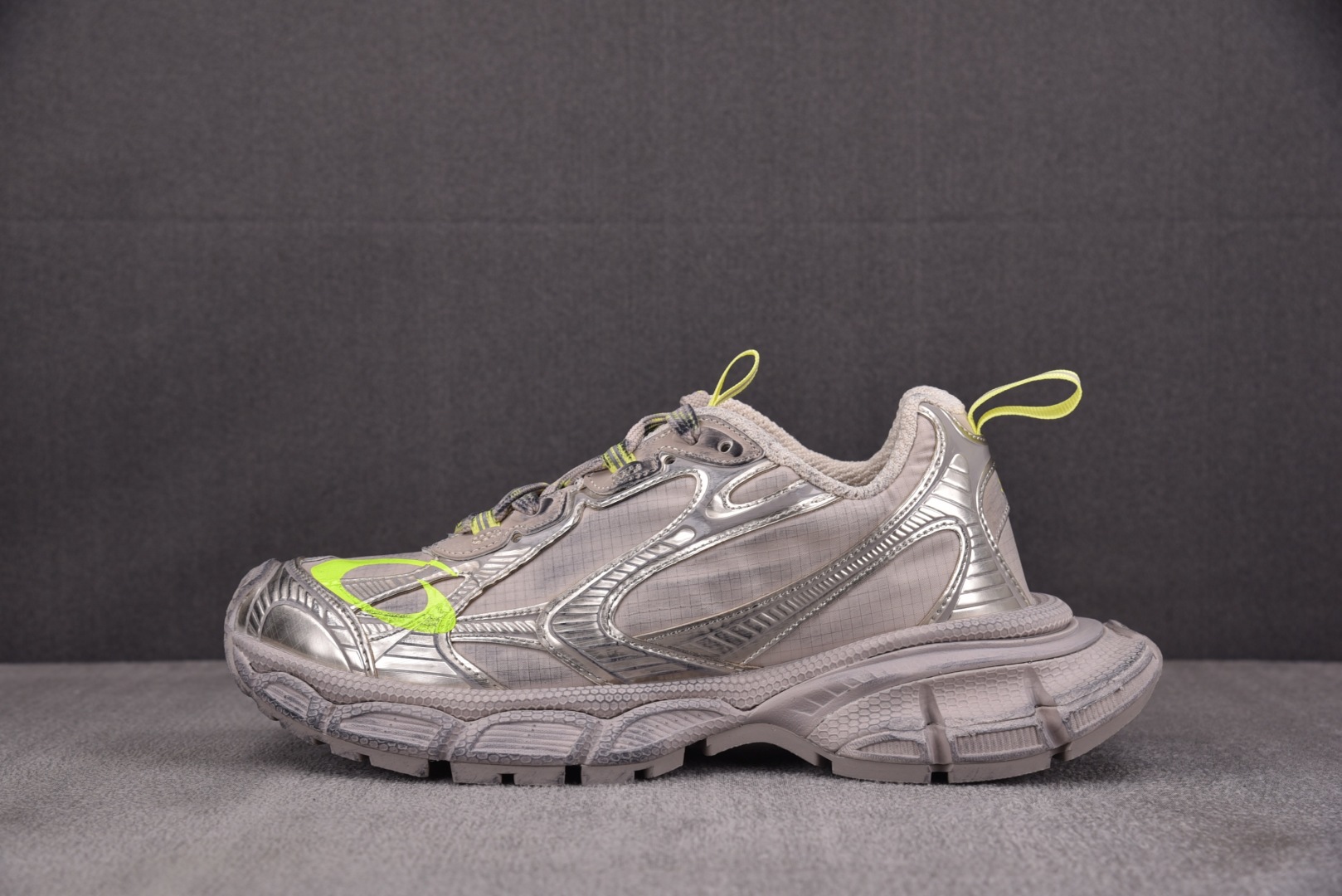 巴黎 尺码35-46

纯原出品-Balenciaga 3XL RIPSTOP 米灰绿 YZ018-5
