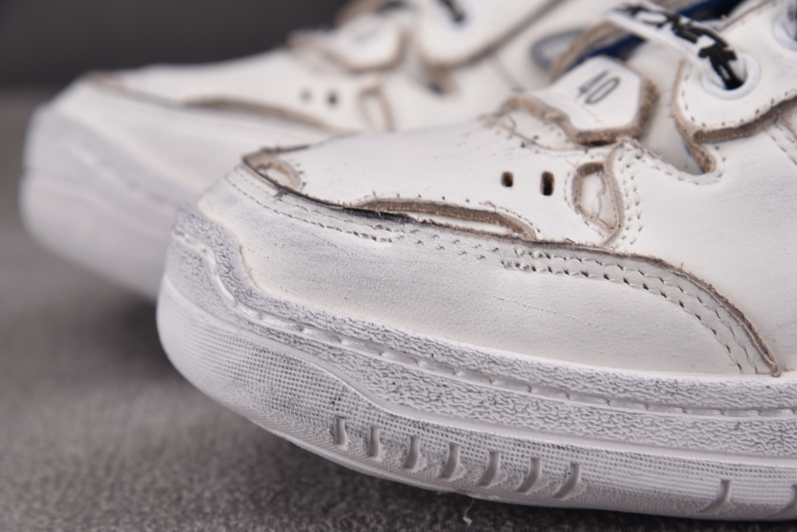 巴黎 尺码35-46

纯原出品-Balenciaga Hamptons Worn-Out 白蓝 YZ0