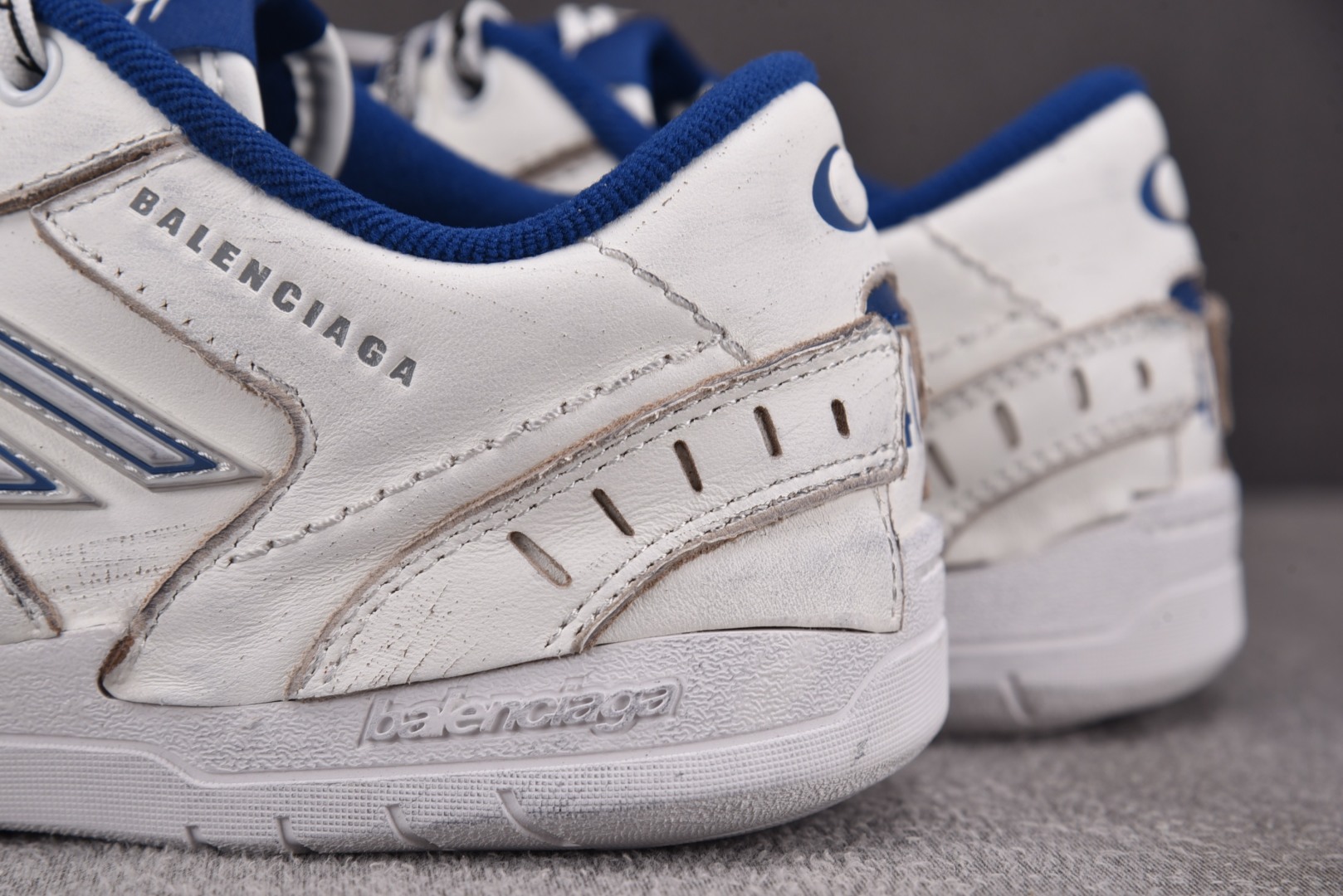 巴黎 尺码35-46

纯原出品-Balenciaga Hamptons Worn-Out 白蓝 YZ0