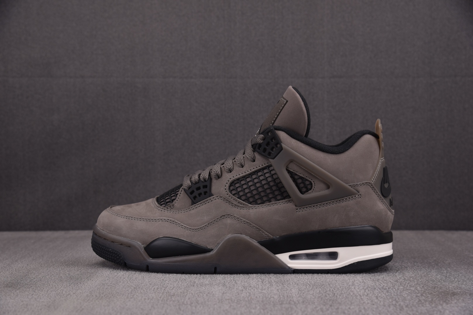 AJ4黑灰 尺码40-47.5

纯原出品-Air Jordan 4 Retro Cave Stone 
