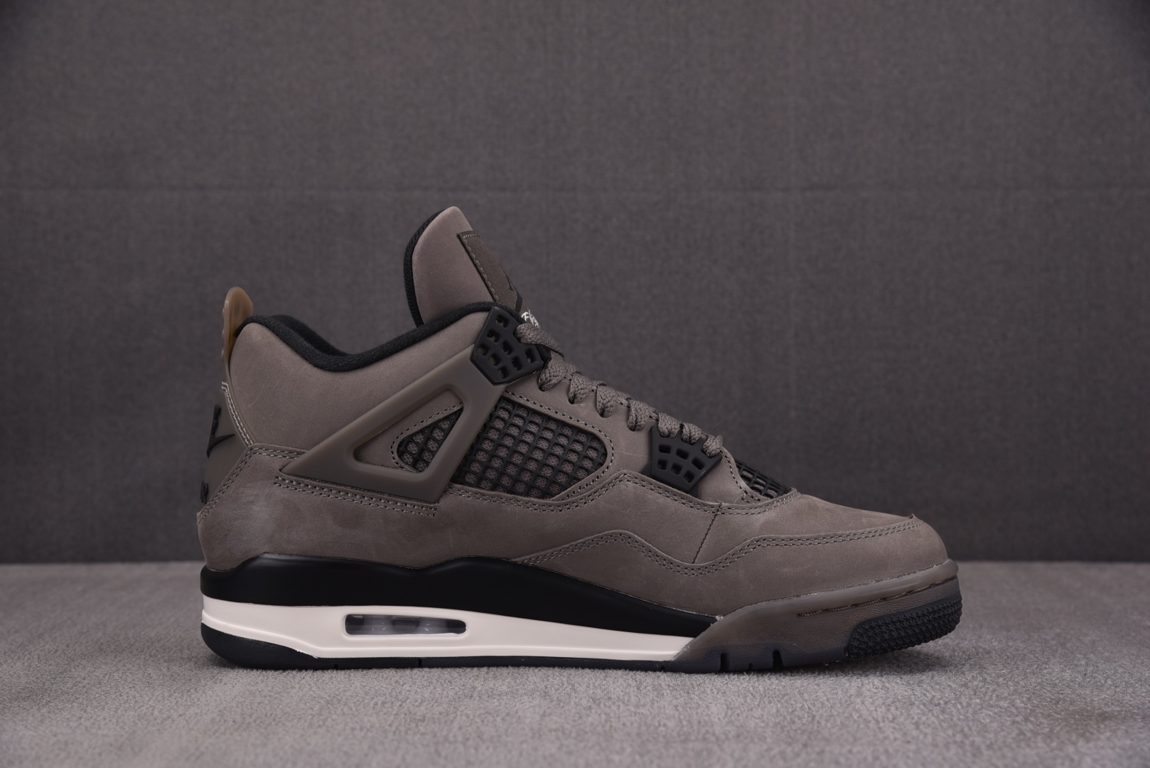 AJ4黑灰 尺码40-47.5

纯原出品-Air Jordan 4 Retro Cave Stone 