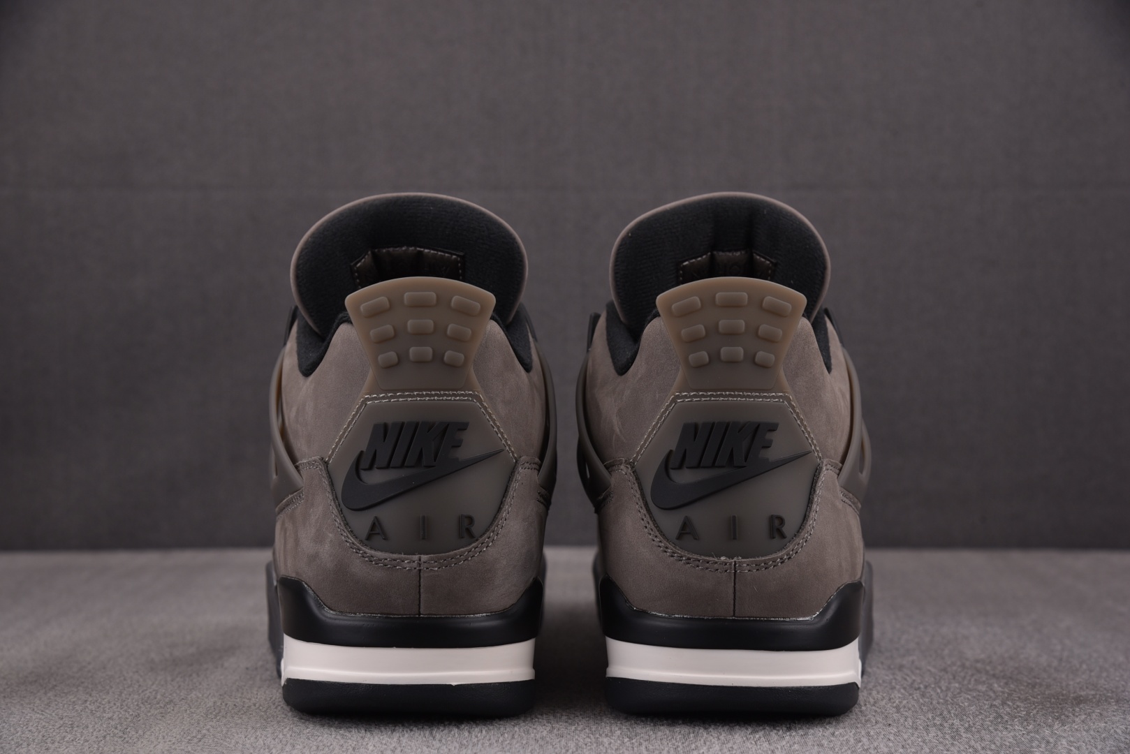 AJ4黑灰 尺码40-47.5

纯原出品-Air Jordan 4 Retro Cave Stone 