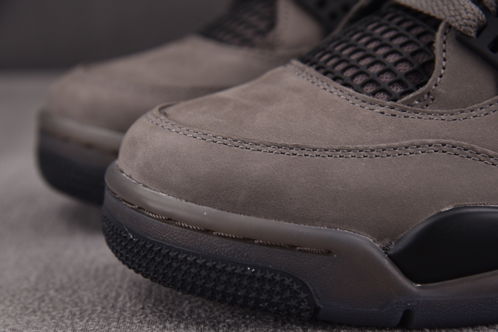 AJ4黑灰 尺码40-47.5

纯原出品-Air Jordan 4 Retro Cave Stone 