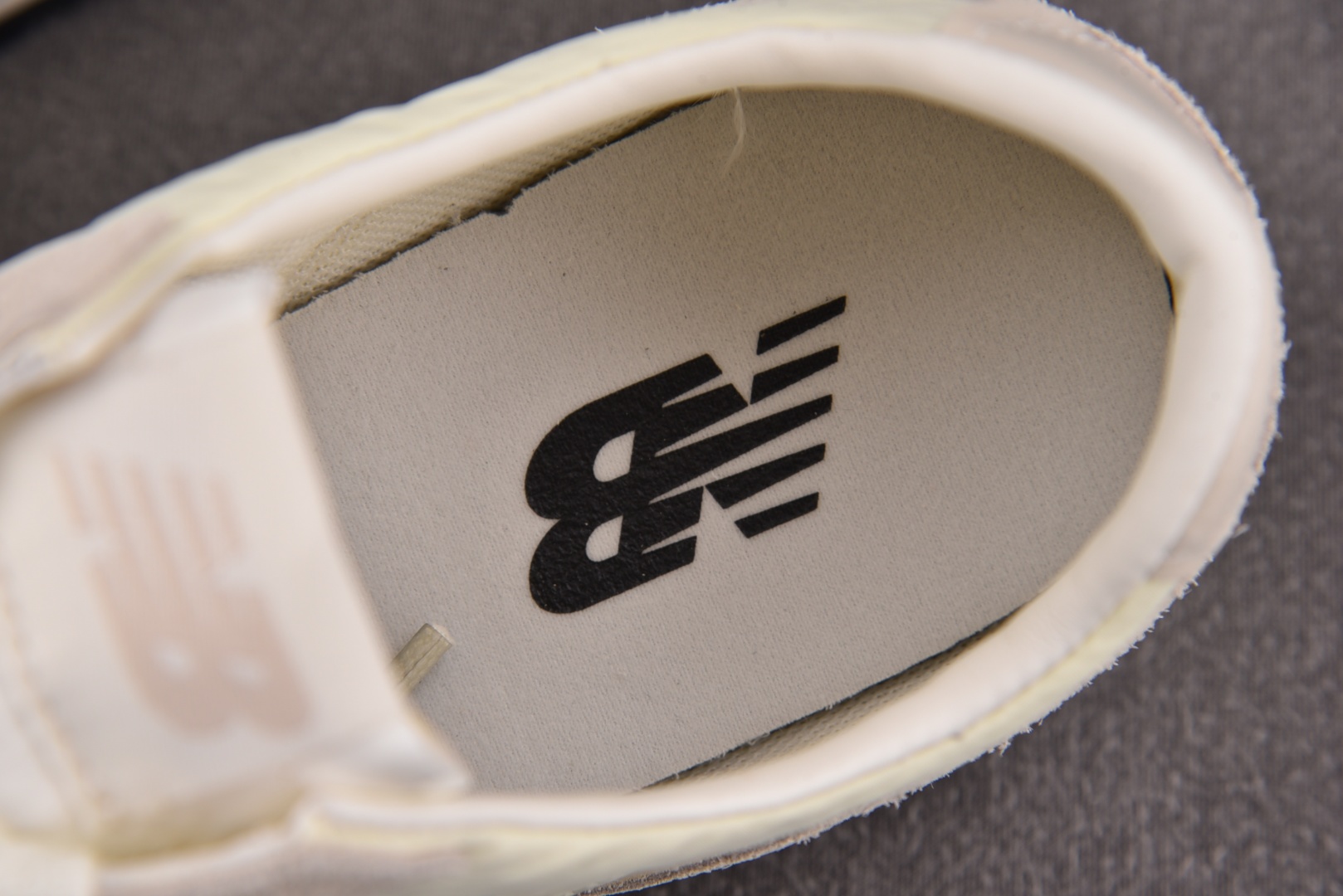NB471 尺码36-47

纯原出品-New Balance 471 Linen Angora Bla