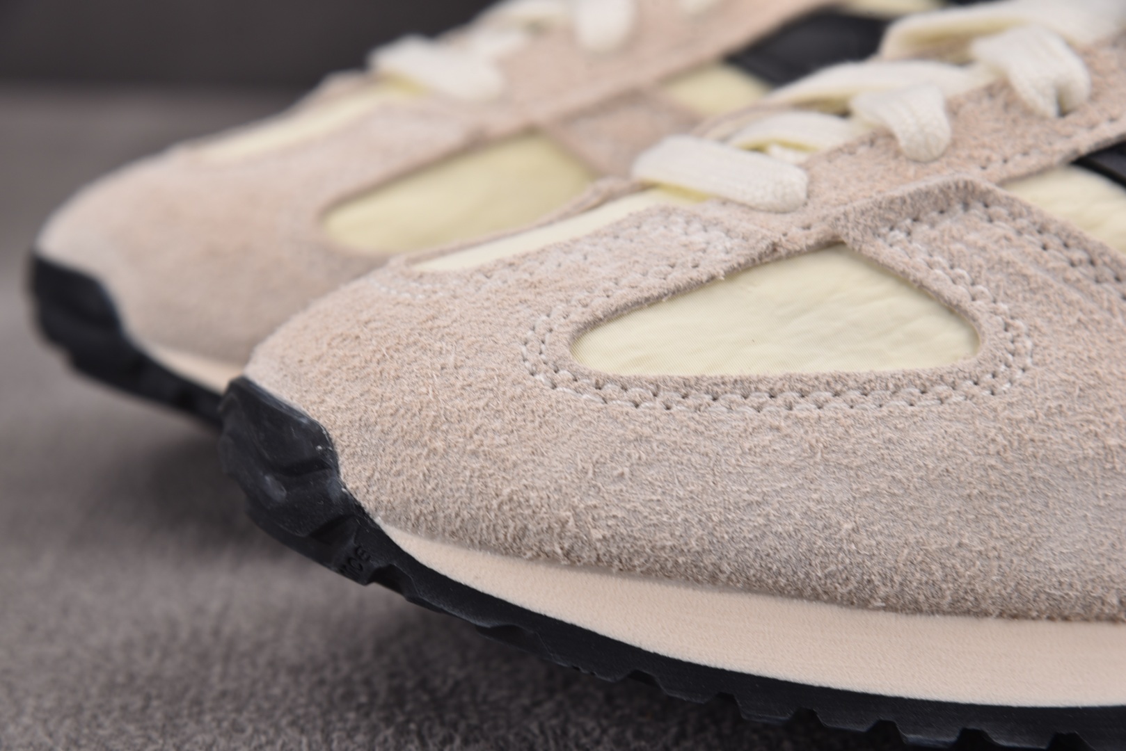NB471 尺码36-47

纯原出品-New Balance 471 Linen Angora Bla