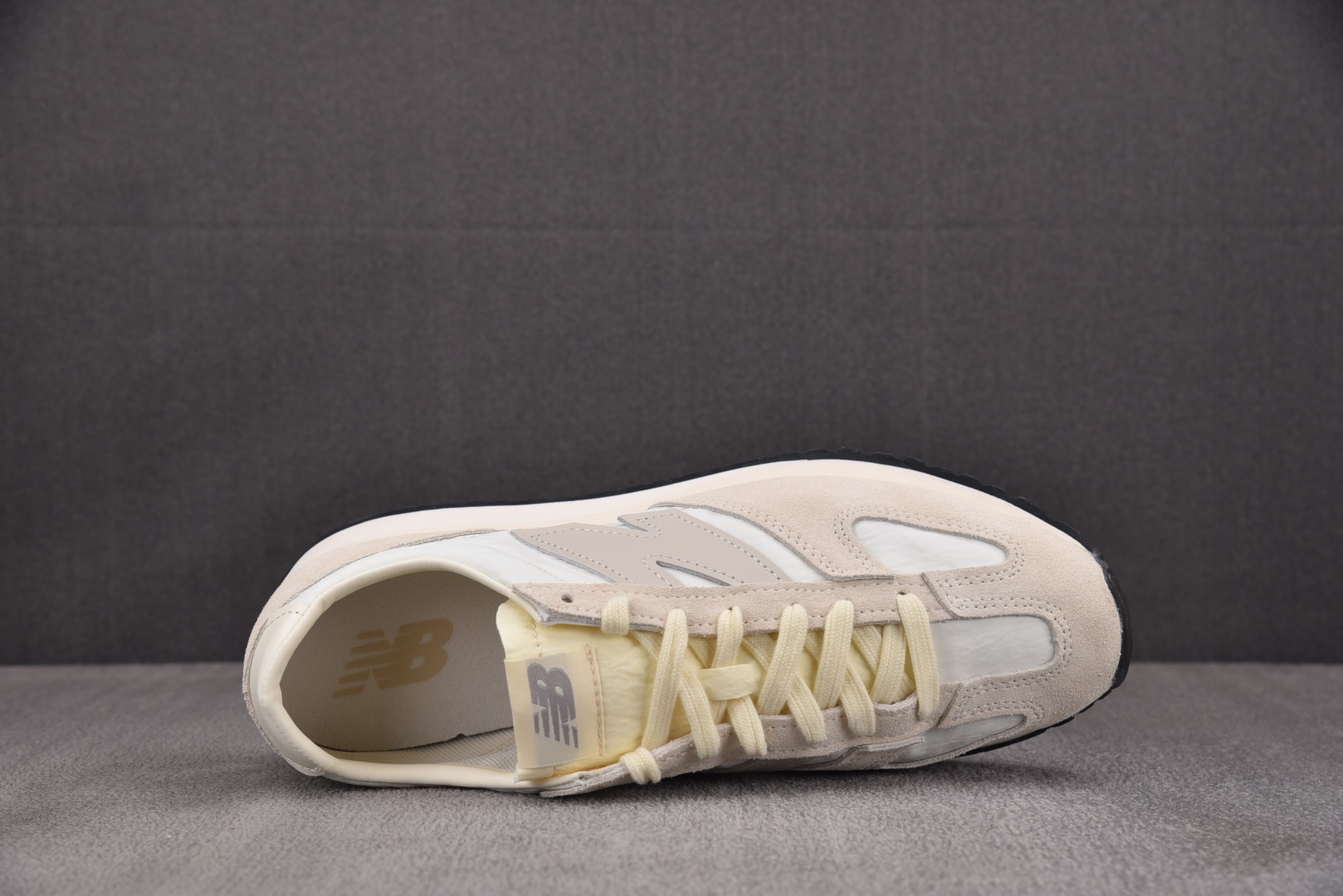 NB471 尺码36-47

纯原出品-New Balance 471 米白 U471AJ YZ002-