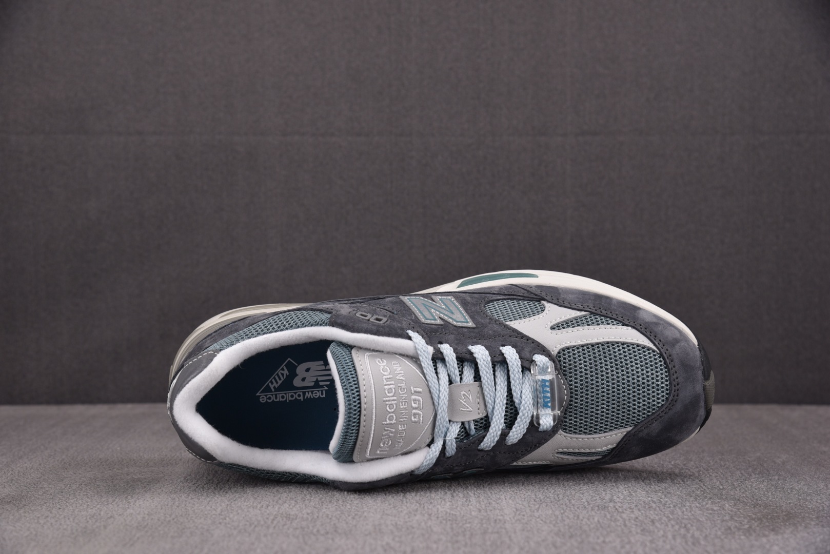 NB991 尺码36-46.5

纯原出品-New Balance 991v2 MiUK Kith Os