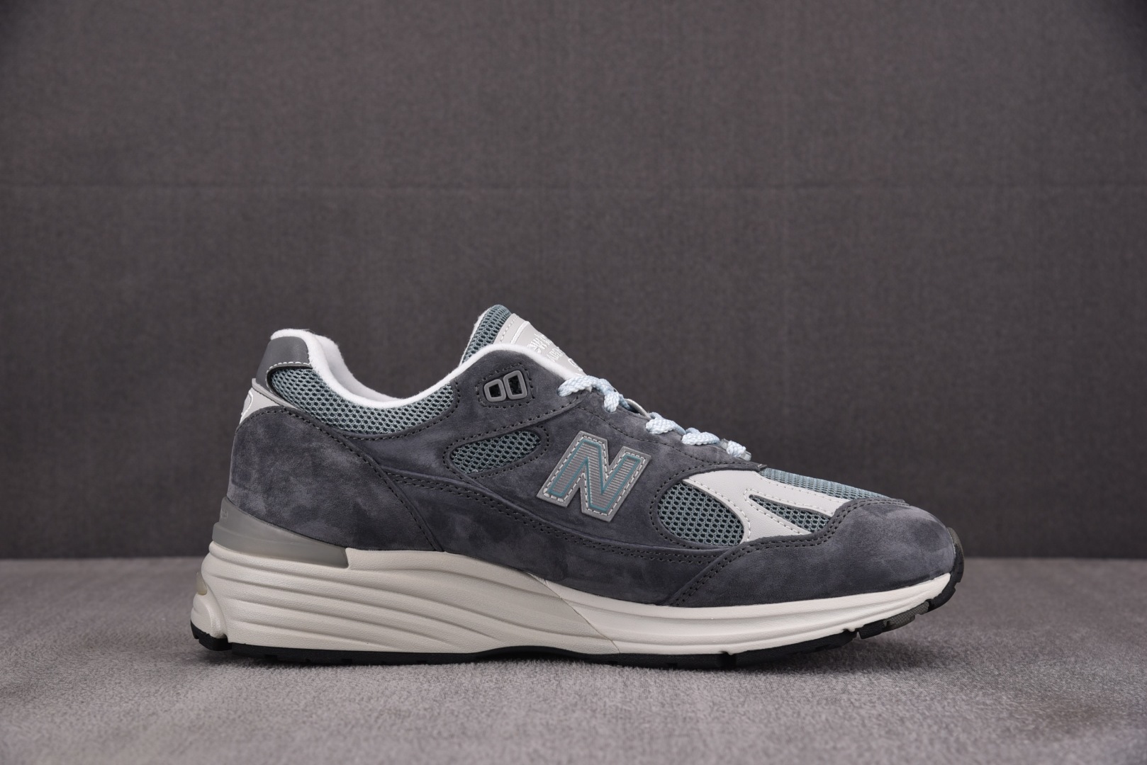 NB991 尺码36-46.5

纯原出品-New Balance 991v2 MiUK Kith Os