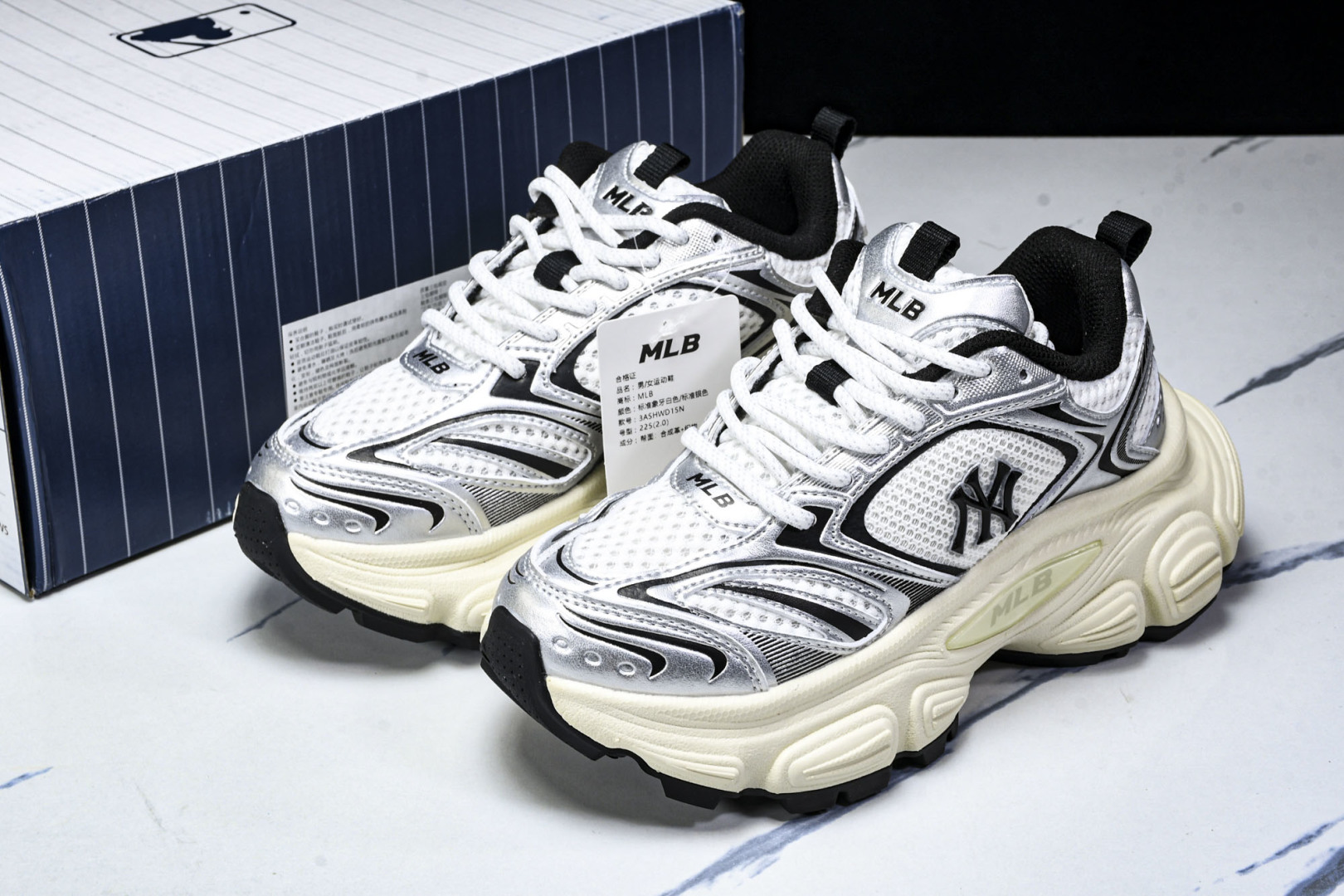 MLB 尺码35-45

纯原版出品-MLB Winner Chunky 赛博老爹鞋 银灰色 3ASHW