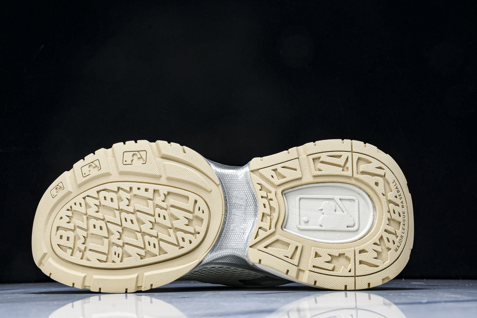 MLB 尺码35-45

纯原版出品-NY MLB Bigball Chunky Curve 纽约洋基队