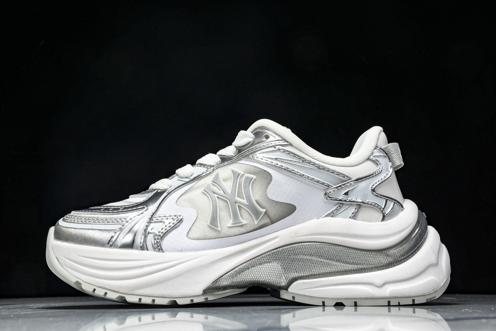 MLB 尺码35-45

纯原版出品-NY MLB Cargo Chunky 纽约洋基队 透气休闲运动鞋