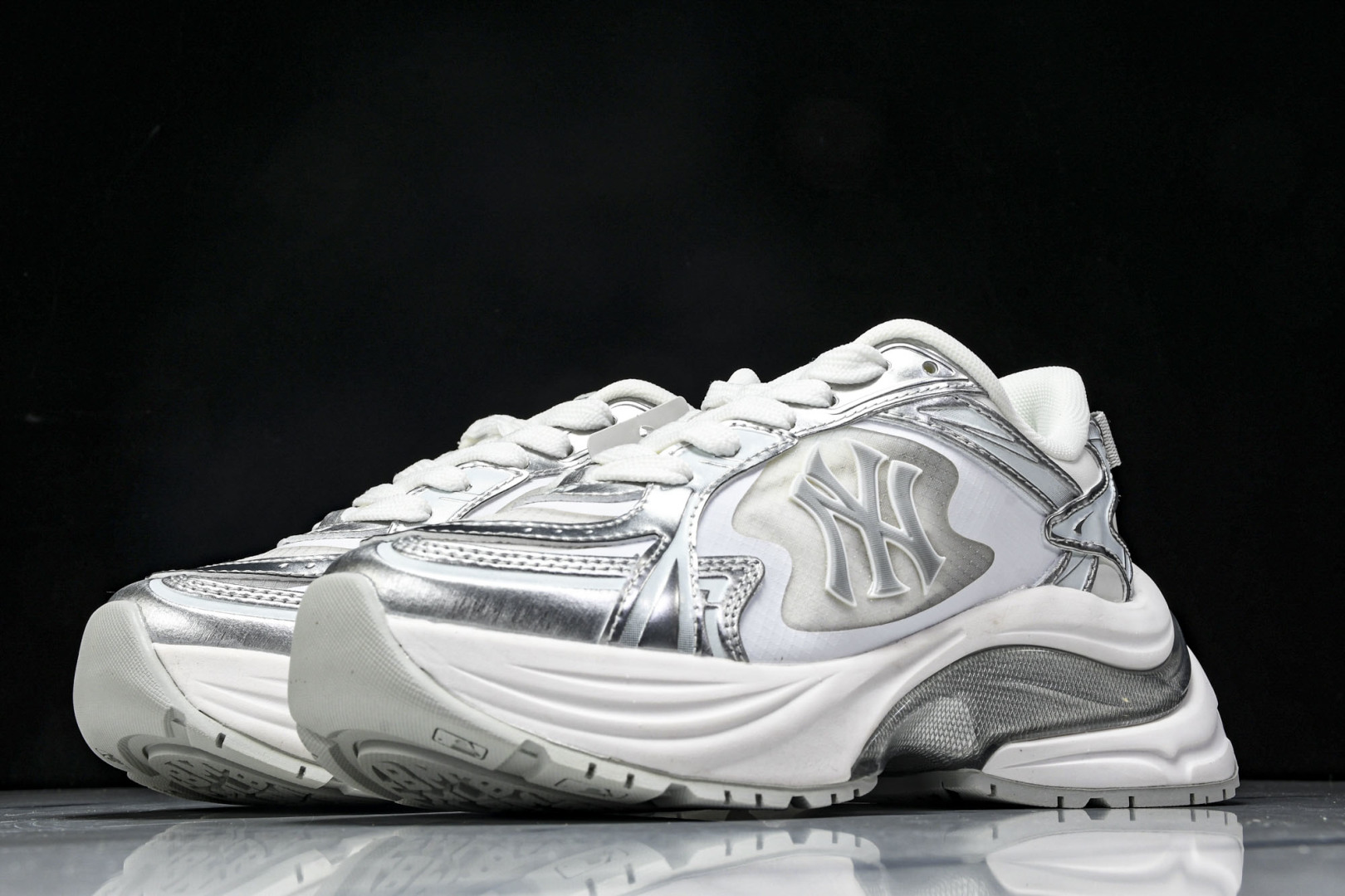 MLB 尺码35-45

纯原版出品-NY MLB Cargo Chunky 纽约洋基队 透气休闲运动鞋