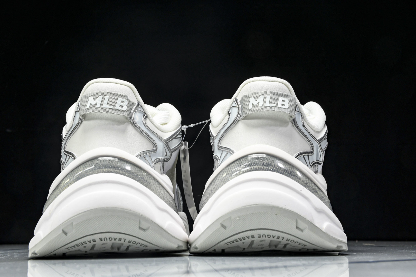 MLB 尺码35-45

纯原版出品-NY MLB Cargo Chunky 纽约洋基队 透气休闲运动鞋
