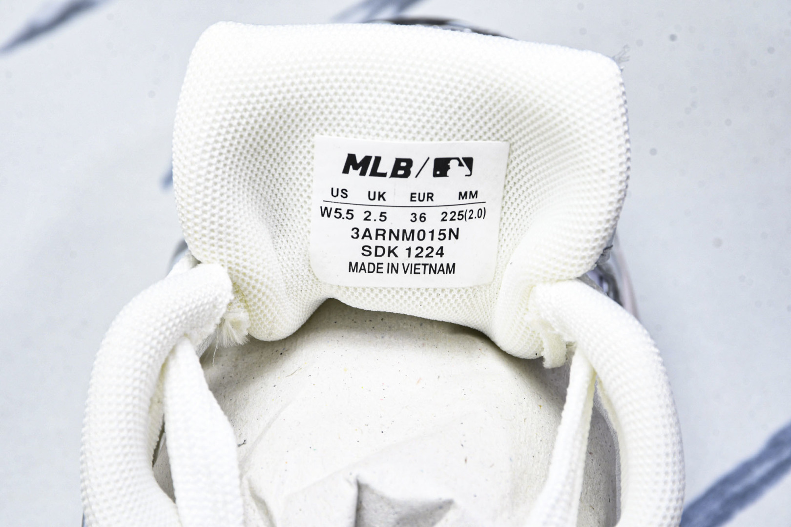 MLB 尺码35-45

纯原版出品-NY MLB Cargo Chunky 纽约洋基队 透气休闲运动鞋