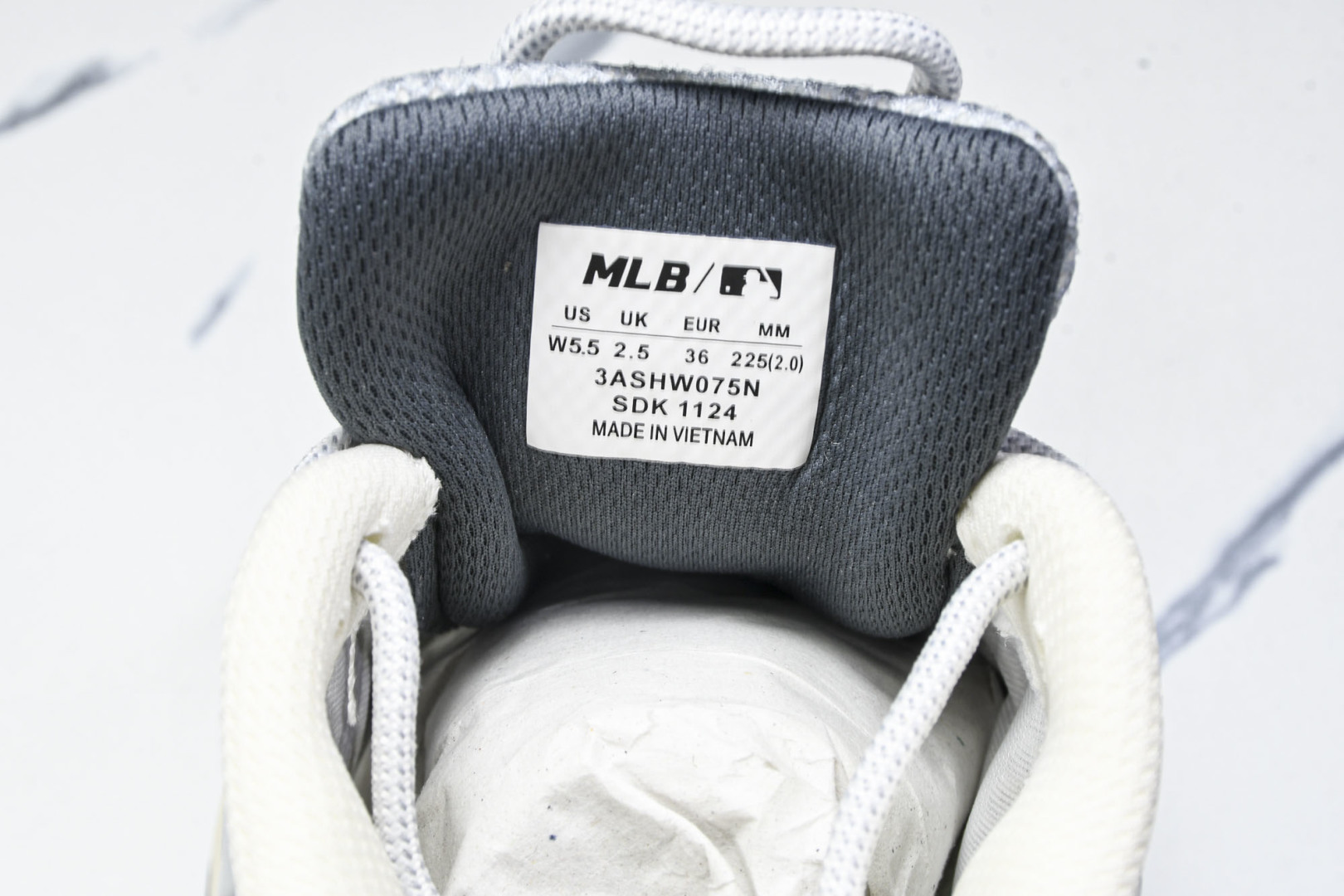 MLB 尺码35-45

纯原版出品-NY MLB Cargo Chunky 纽约洋基队 透气休闲运动鞋