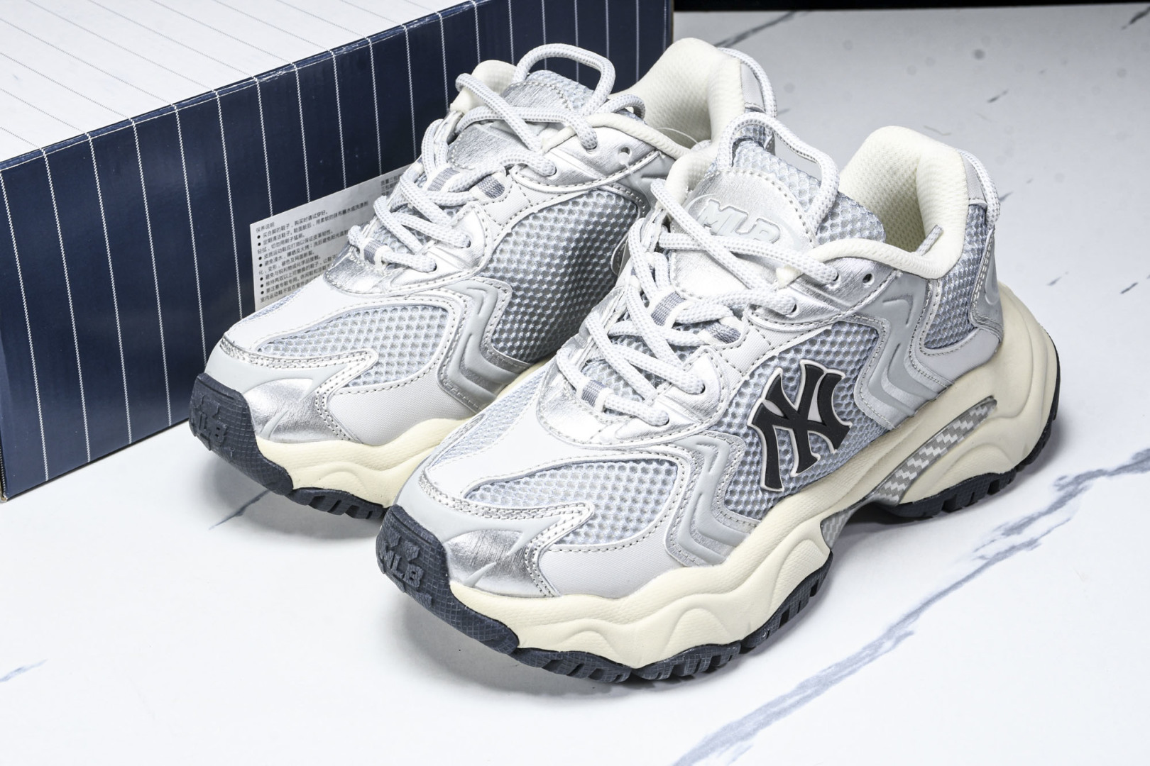 MLB 尺码35-45

纯原版出品-NY MLB Cargo Chunky 纽约洋基队 透气休闲运动鞋