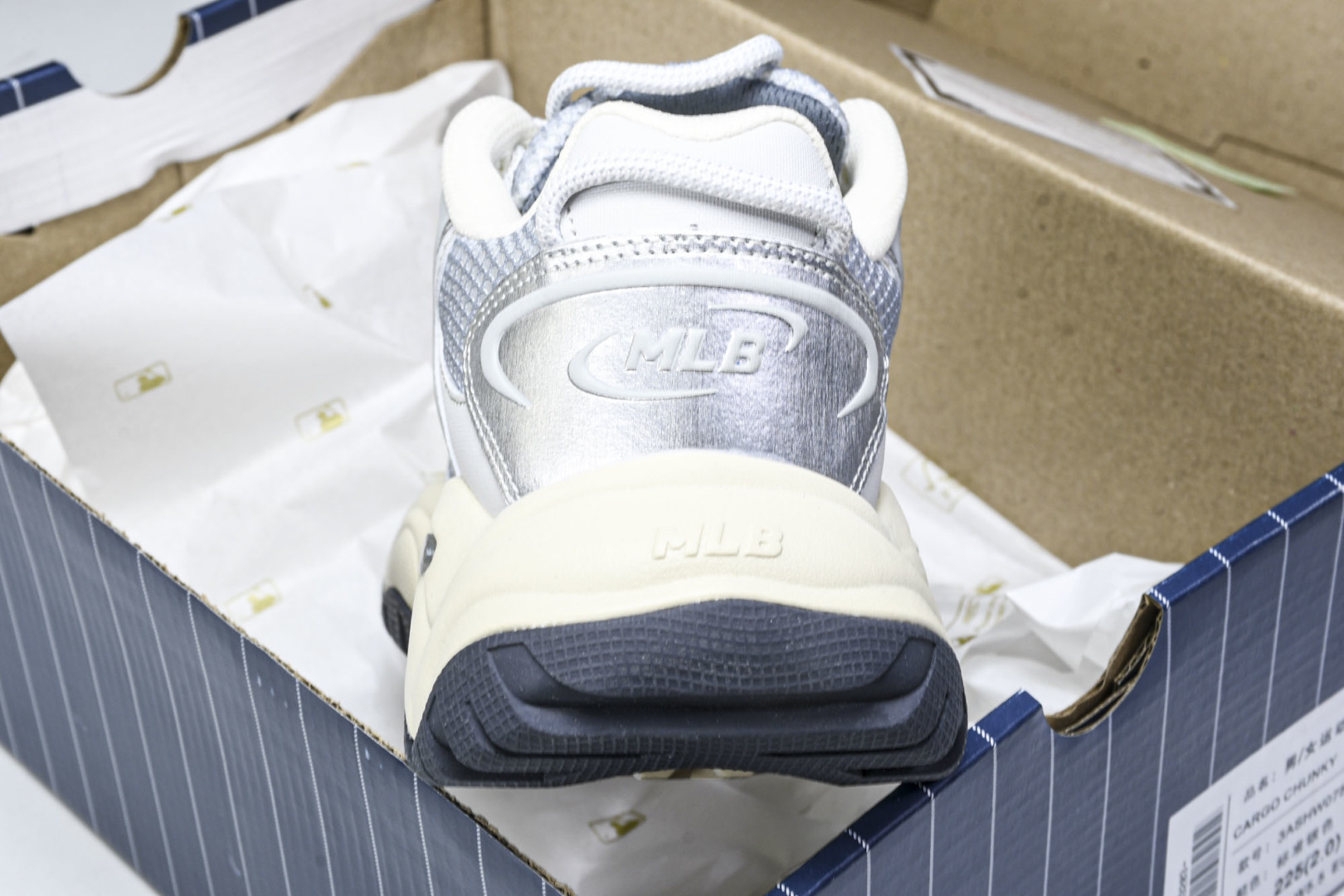 MLB 尺码35-45

纯原版出品-NY MLB Cargo Chunky 纽约洋基队 透气休闲运动鞋