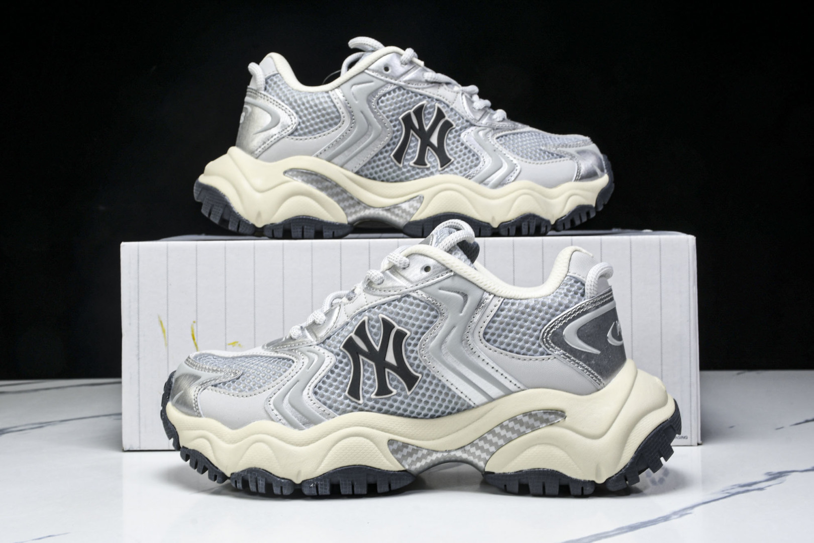 MLB 尺码35-45

纯原版出品-NY MLB Cargo Chunky 纽约洋基队 透气休闲运动鞋