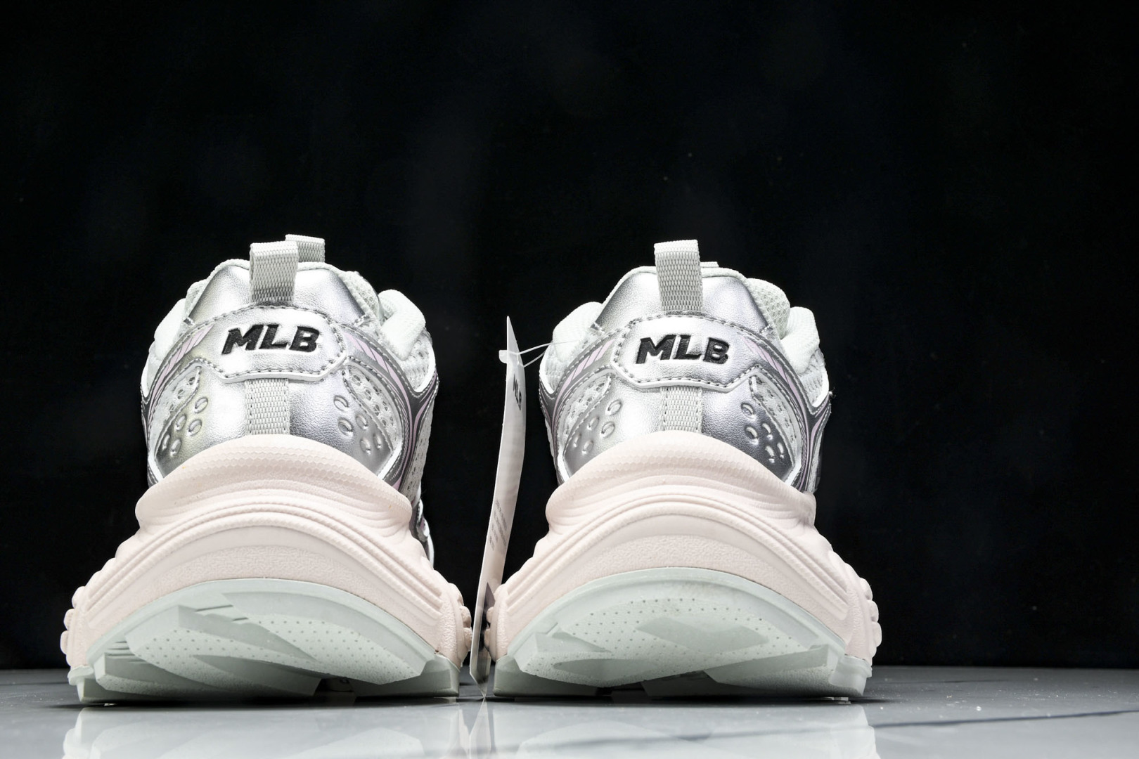 MLB 尺码35-45

纯原版出品-NY MLB Winner Chunky 纽约洋基队 增高厚底跑步