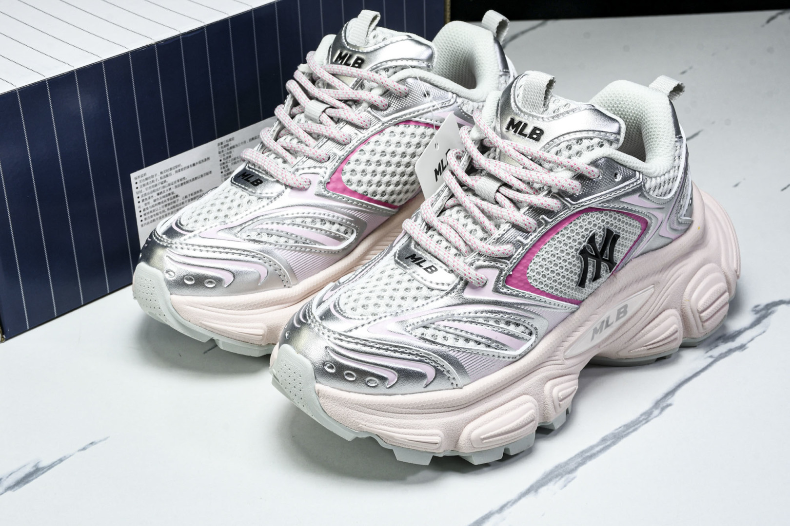 MLB 尺码35-45

纯原版出品-NY MLB Winner Chunky 纽约洋基队 增高厚底跑步
