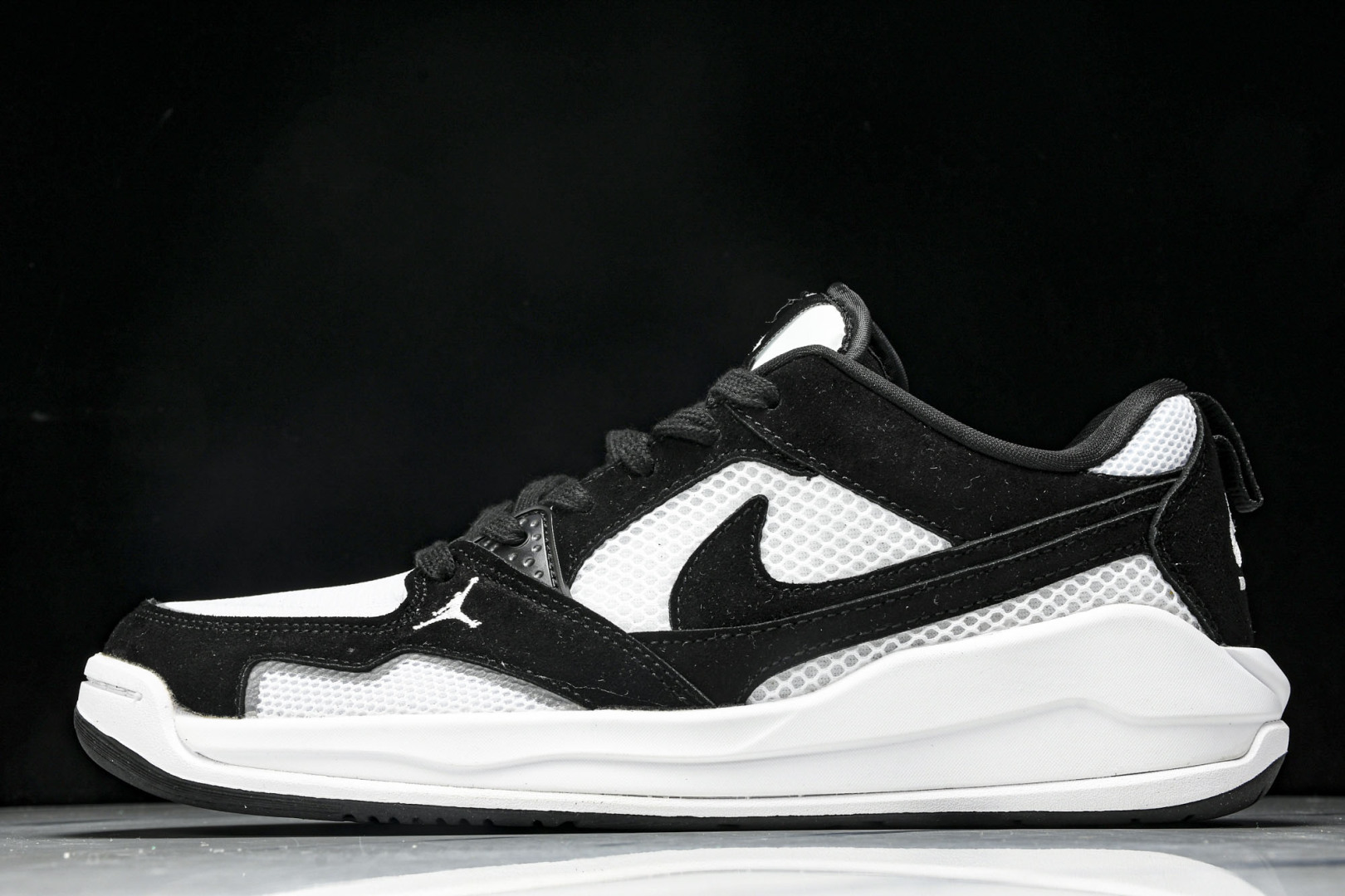AJ 尺码36-46

纯原版出品-Air Jordan Cmft Era AJ 乔丹复古运动板鞋 HJ