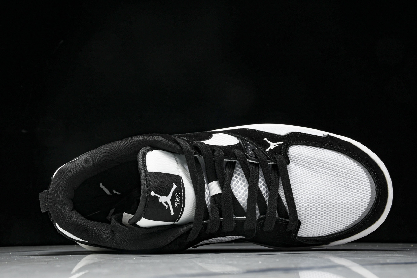 AJ 尺码36-46

纯原版出品-Air Jordan Cmft Era AJ 乔丹复古运动板鞋 HJ