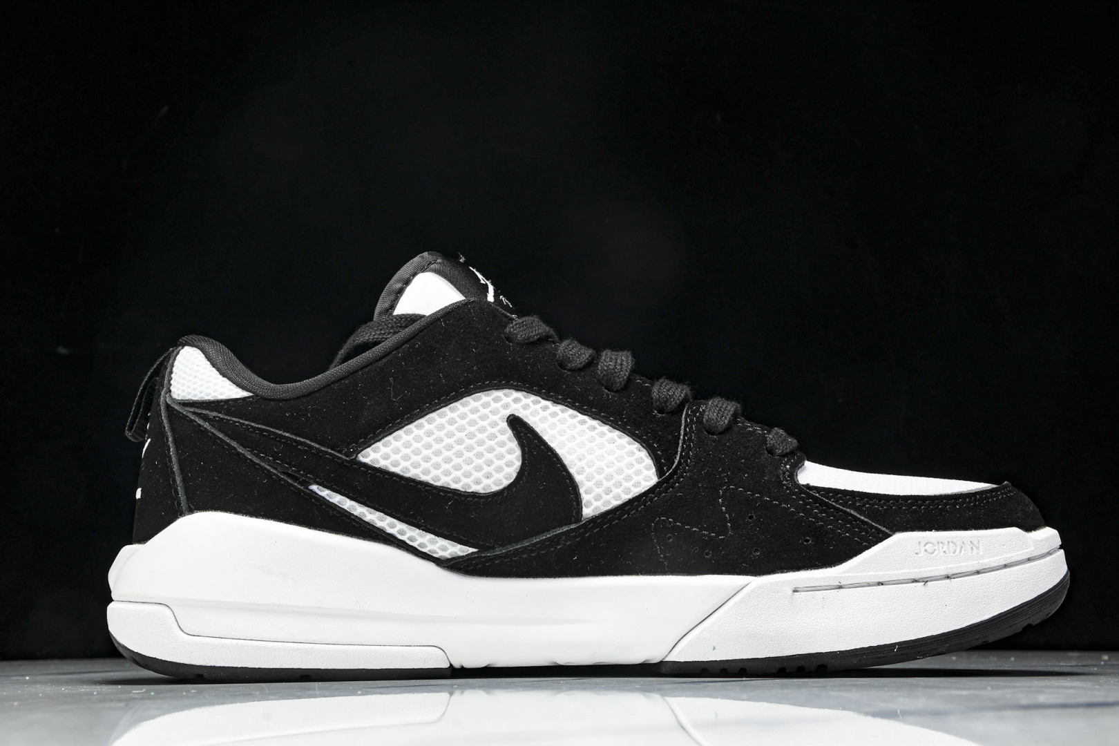 AJ 尺码36-46

纯原版出品-Air Jordan Cmft Era AJ 乔丹复古运动板鞋 HJ