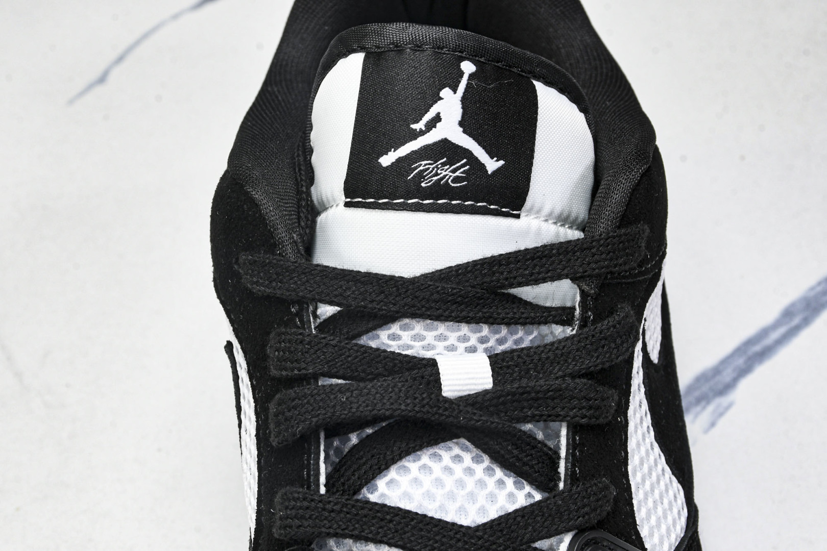 AJ 尺码36-46

纯原版出品-Air Jordan Cmft Era AJ 乔丹复古运动板鞋 HJ