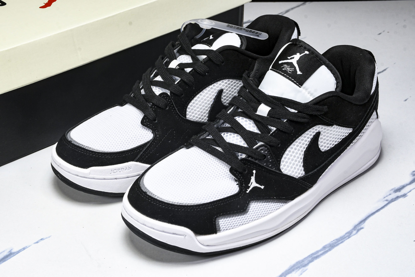 AJ 尺码36-46

纯原版出品-Air Jordan Cmft Era AJ 乔丹复古运动板鞋 HJ