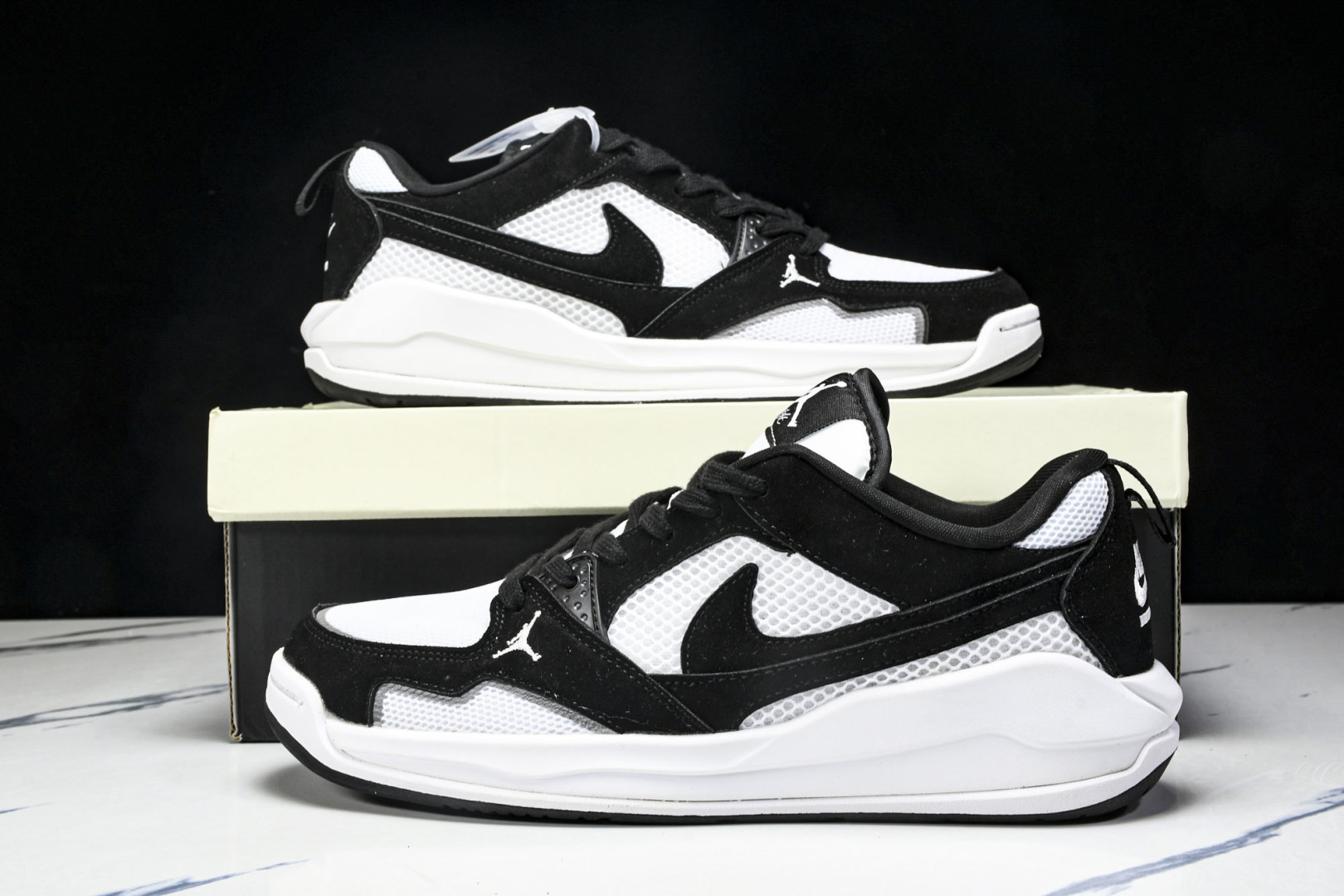 AJ 尺码36-46

纯原版出品-Air Jordan Cmft Era AJ 乔丹复古运动板鞋 HJ