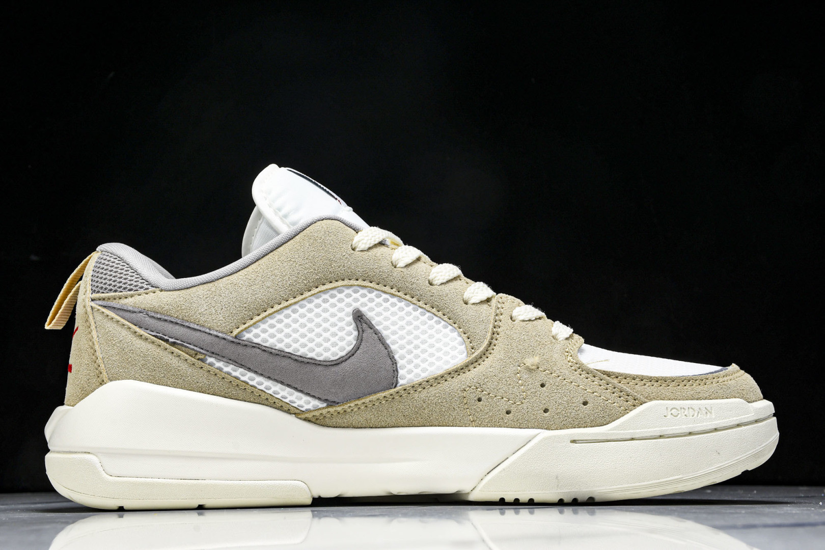 AJ 尺码36-46

纯原版出品-Air Jordan Cmft Era AJ 乔丹复古运动板鞋 HJ