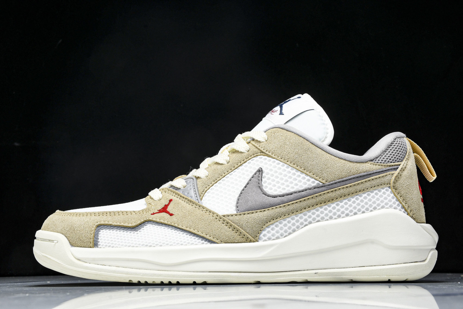 AJ 尺码36-46

纯原版出品-Air Jordan Cmft Era AJ 乔丹复古运动板鞋 HJ