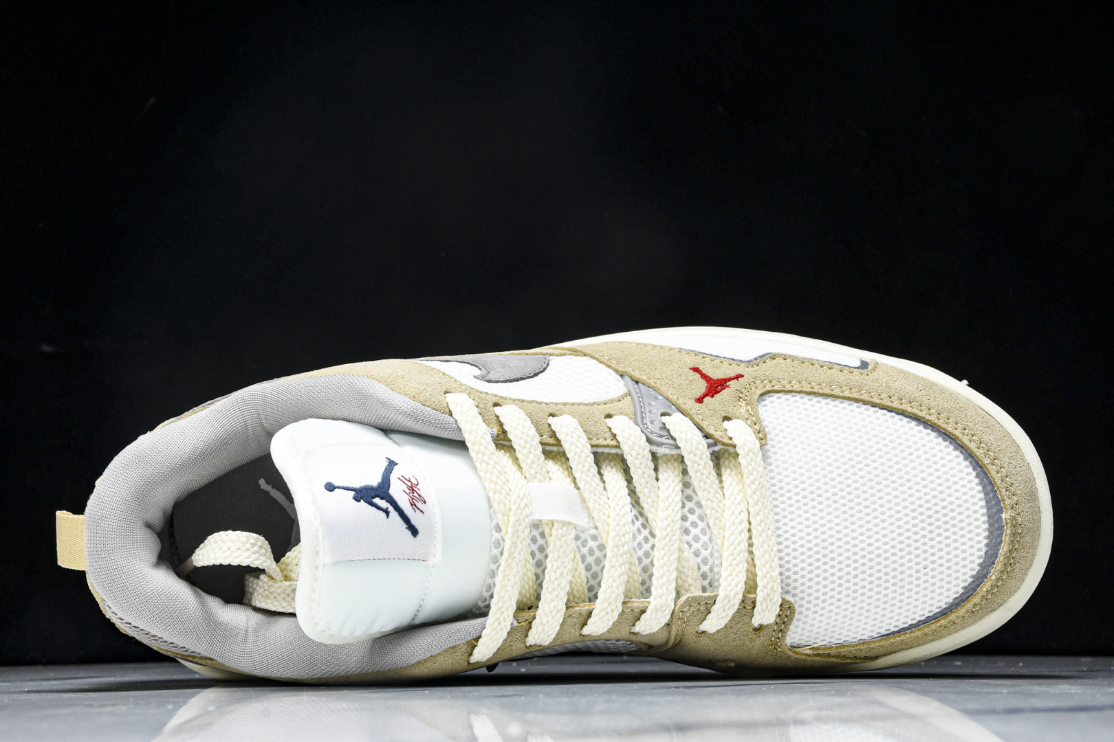 AJ 尺码36-46

纯原版出品-Air Jordan Cmft Era AJ 乔丹复古运动板鞋 HJ