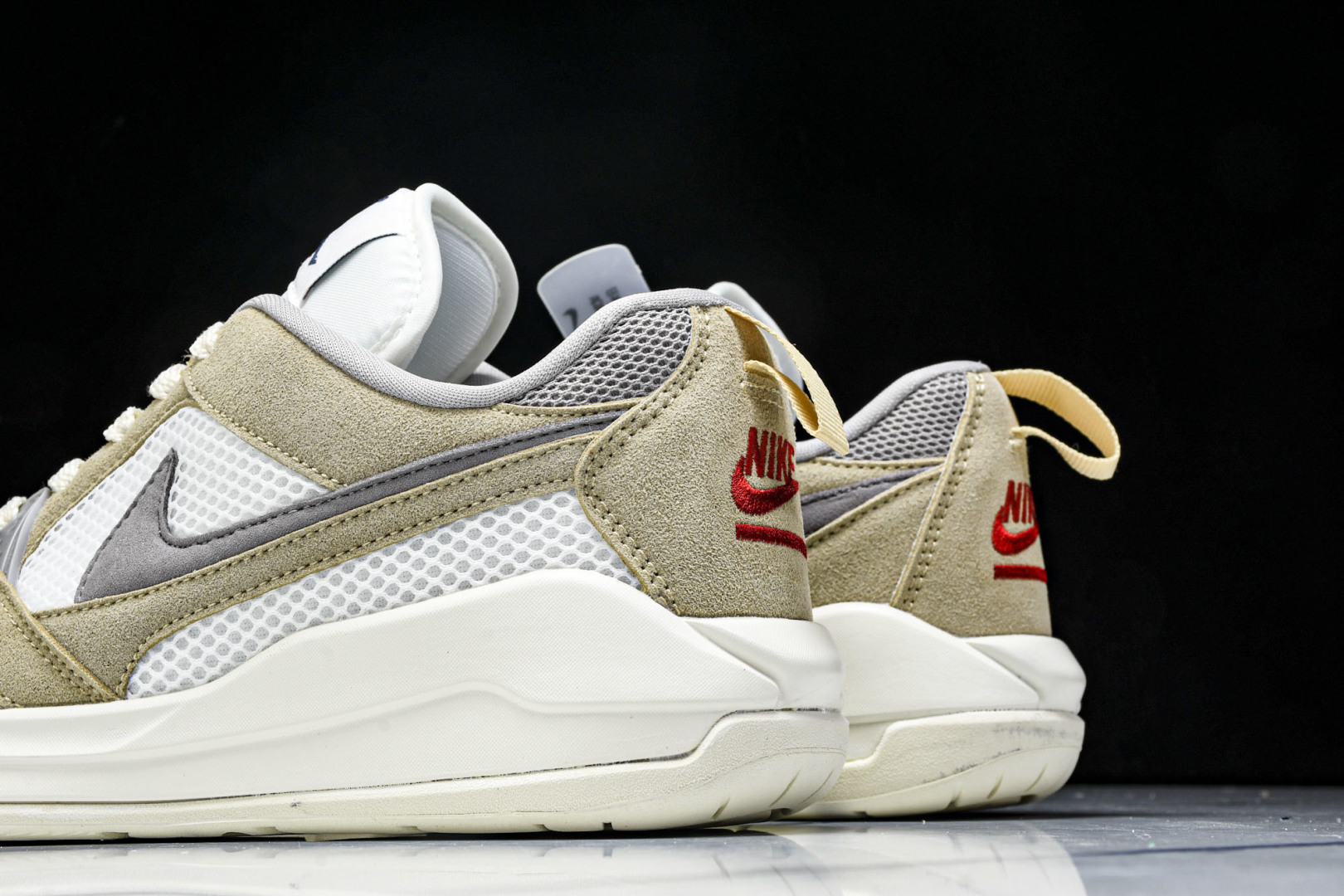 AJ 尺码36-46

纯原版出品-Air Jordan Cmft Era AJ 乔丹复古运动板鞋 HJ