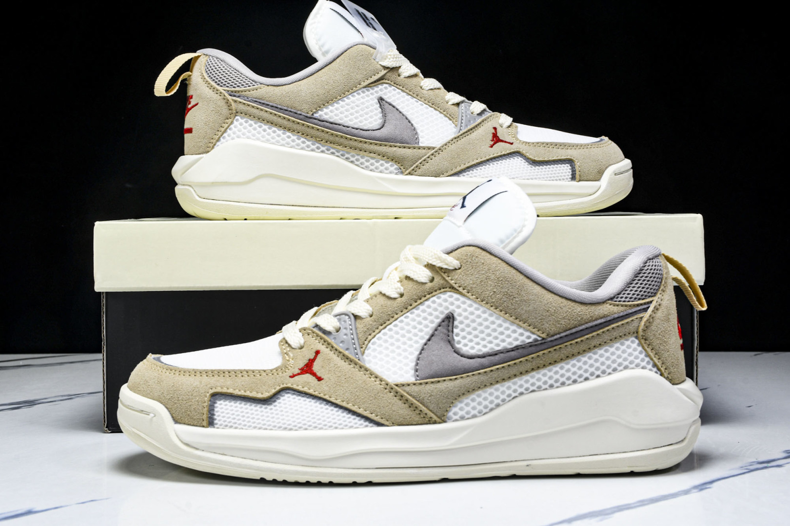 AJ 尺码36-46

纯原版出品-Air Jordan Cmft Era AJ 乔丹复古运动板鞋 HJ