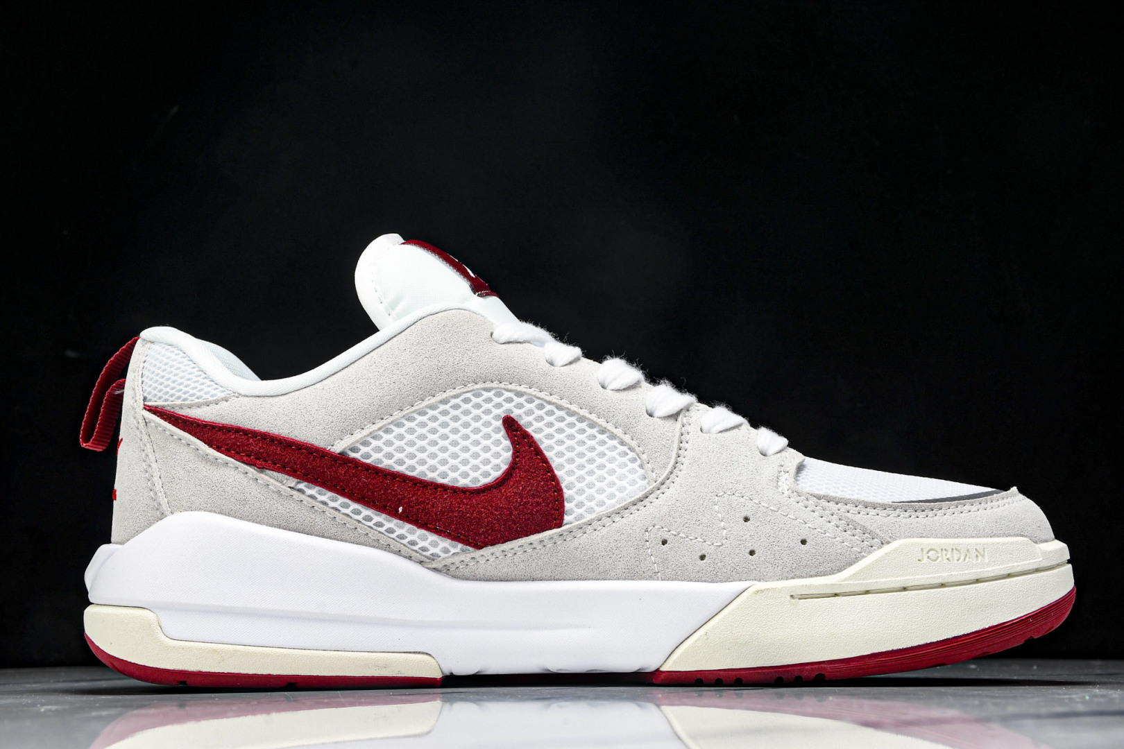 AJ 尺码36-46

纯原版出品-Air Jordan Cmft Era AJ 乔丹复古运动板鞋 HJ