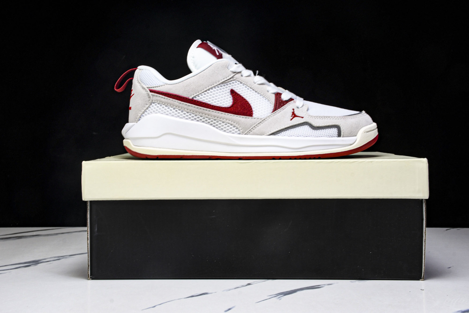 AJ 尺码36-46

纯原版出品-Air Jordan Cmft Era AJ 乔丹复古运动板鞋 HJ
