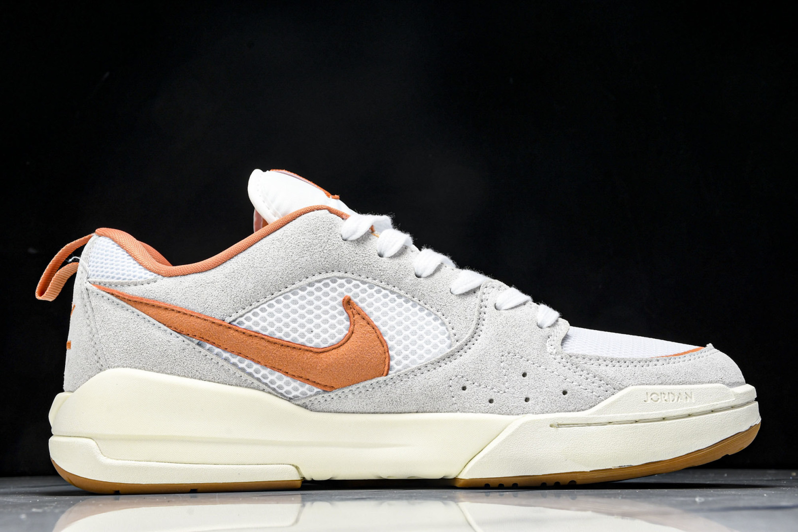 AJ 尺码36-46

纯原版出品-Air Jordan Cmft Era AJ 乔丹复古运动板鞋 HJ