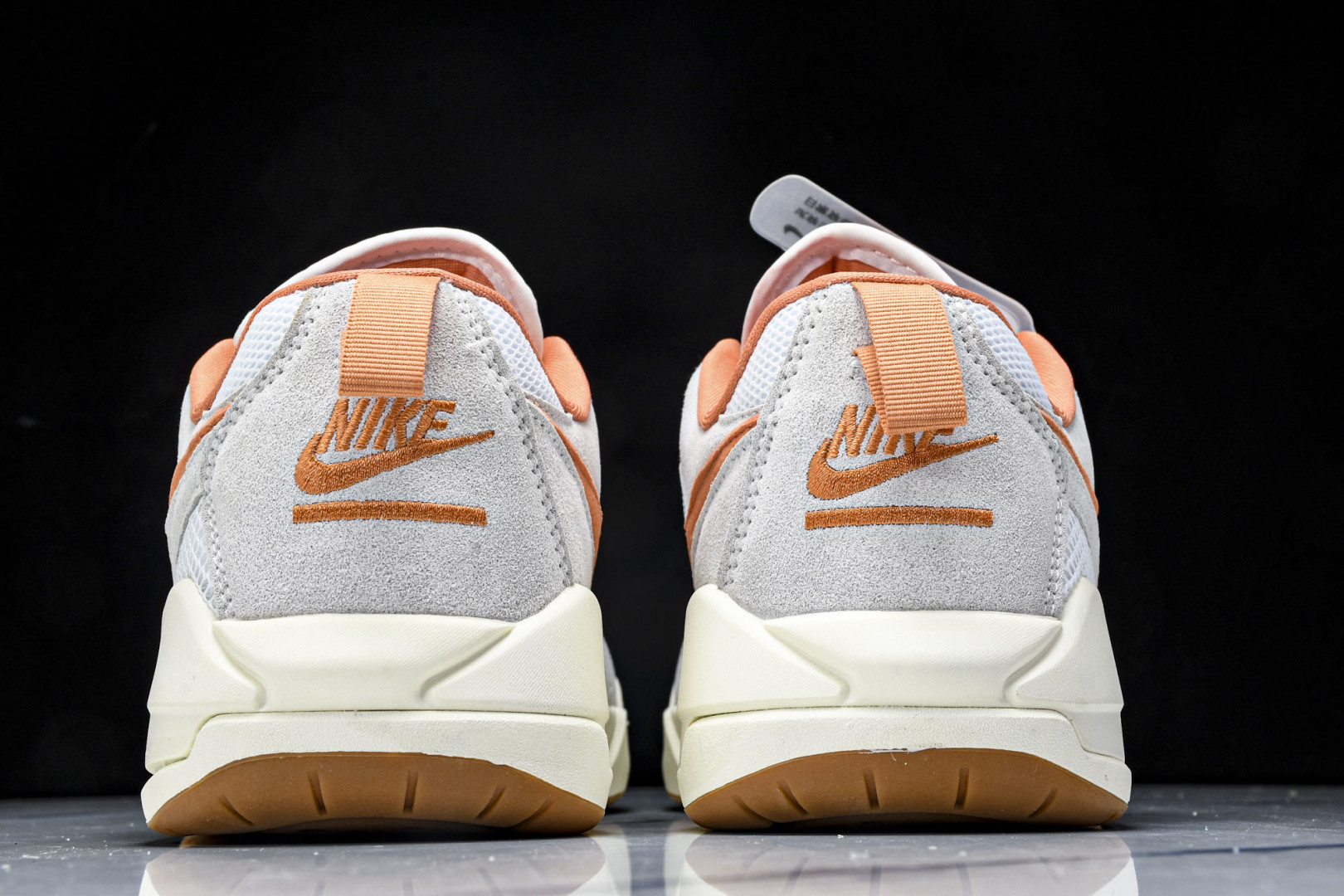 AJ 尺码36-46

纯原版出品-Air Jordan Cmft Era AJ 乔丹复古运动板鞋 HJ