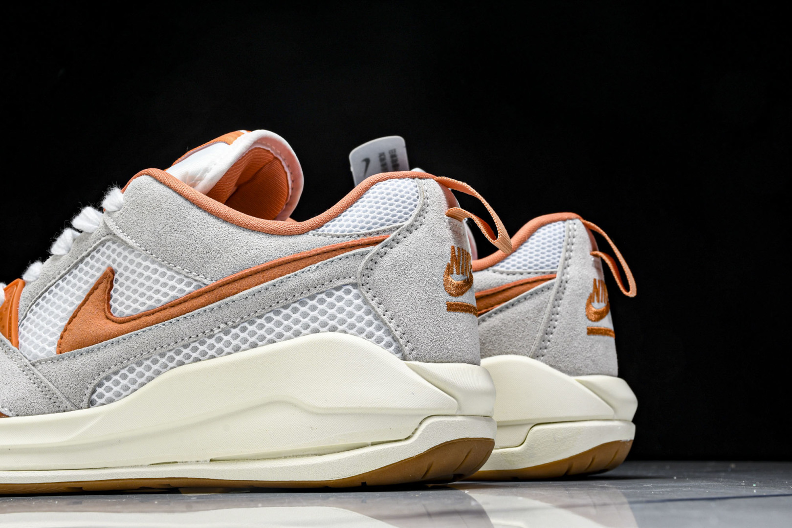 AJ 尺码36-46

纯原版出品-Air Jordan Cmft Era AJ 乔丹复古运动板鞋 HJ