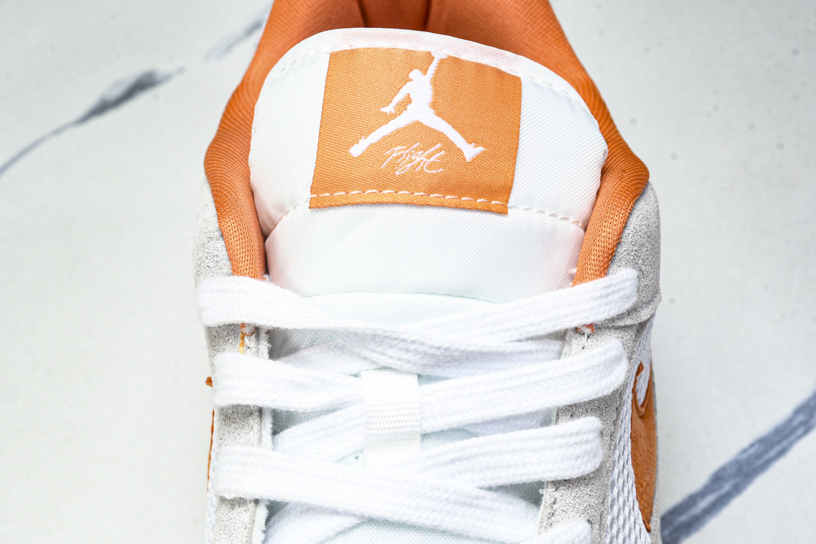 AJ 尺码36-46

纯原版出品-Air Jordan Cmft Era AJ 乔丹复古运动板鞋 HJ