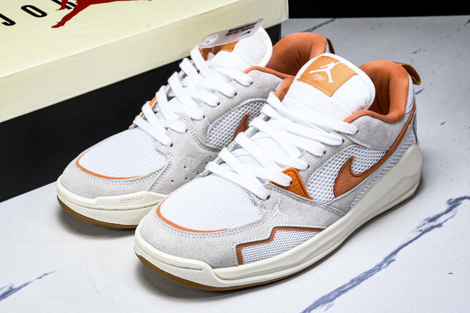 AJ 尺码36-46

纯原版出品-Air Jordan Cmft Era AJ 乔丹复古运动板鞋 HJ