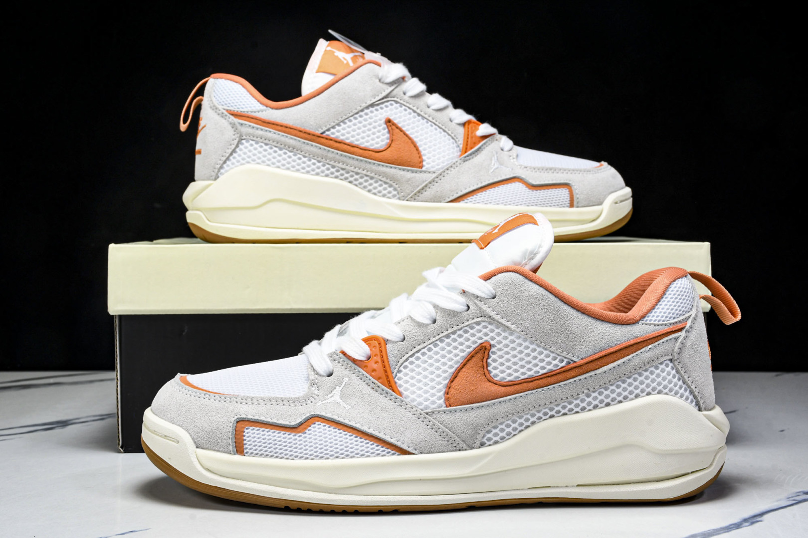 AJ 尺码36-46

纯原版出品-Air Jordan Cmft Era AJ 乔丹复古运动板鞋 HJ