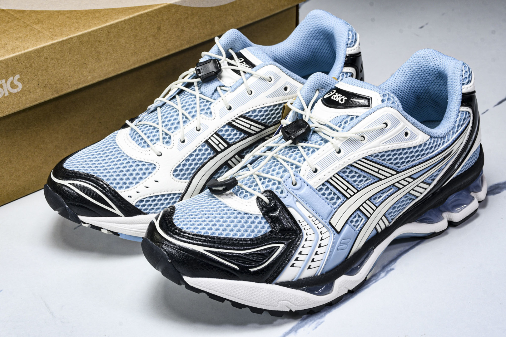 Asics 尺码36-47

纯原版出品-Asics Gel Kayano 14 Black Pure 